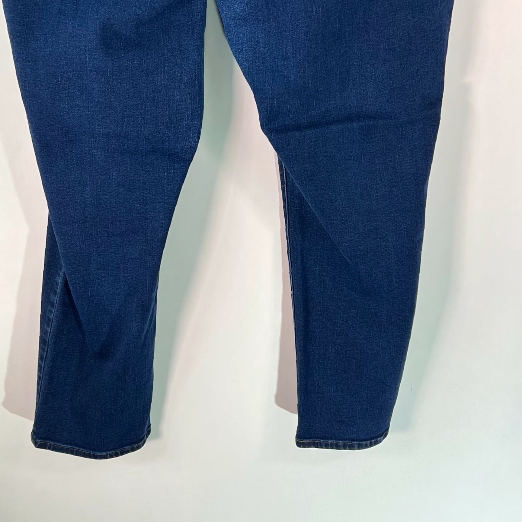 Levi's Levi's Women's Skinny Jeans 24W Blue Cotton Mid Rise 30-Inch Inseam Pockets Stretch Size 42" / US 20 - 6 Thumbnail