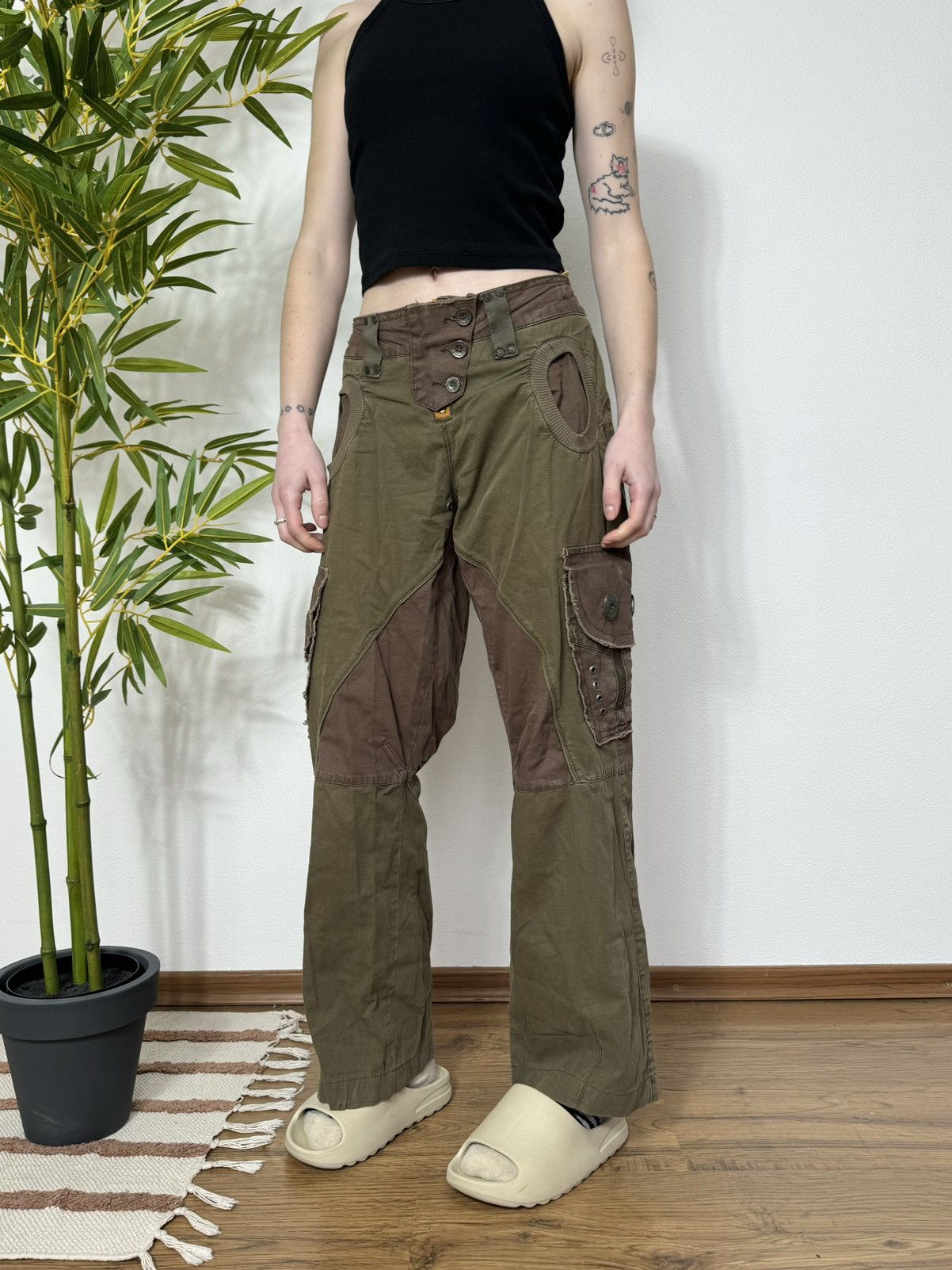image of Japanese Style Multipocket Cargo Avant Garde 2000S Pants in Khaki, Women's (Size 26)