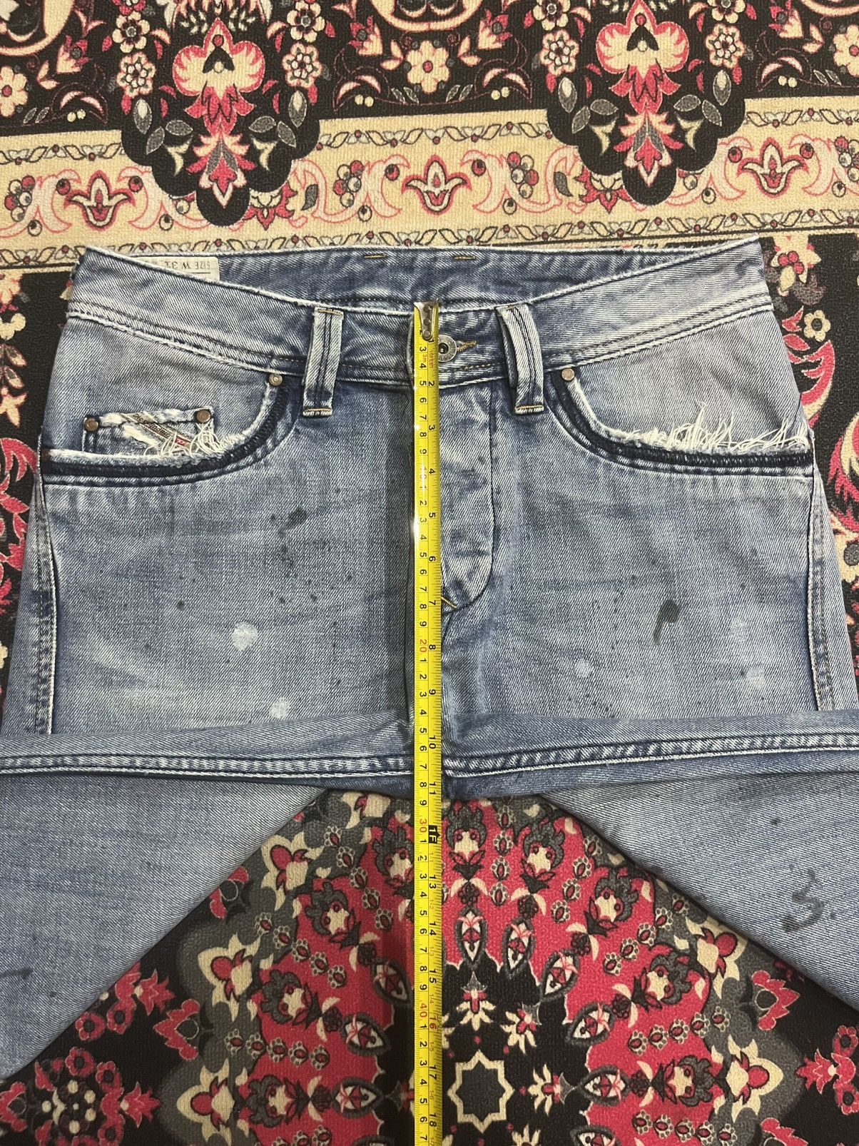Diesel Vintage Diesel “Busky” Distressed Paint Splat Loose Fit Jean Size US 31 - 16 Thumbnail