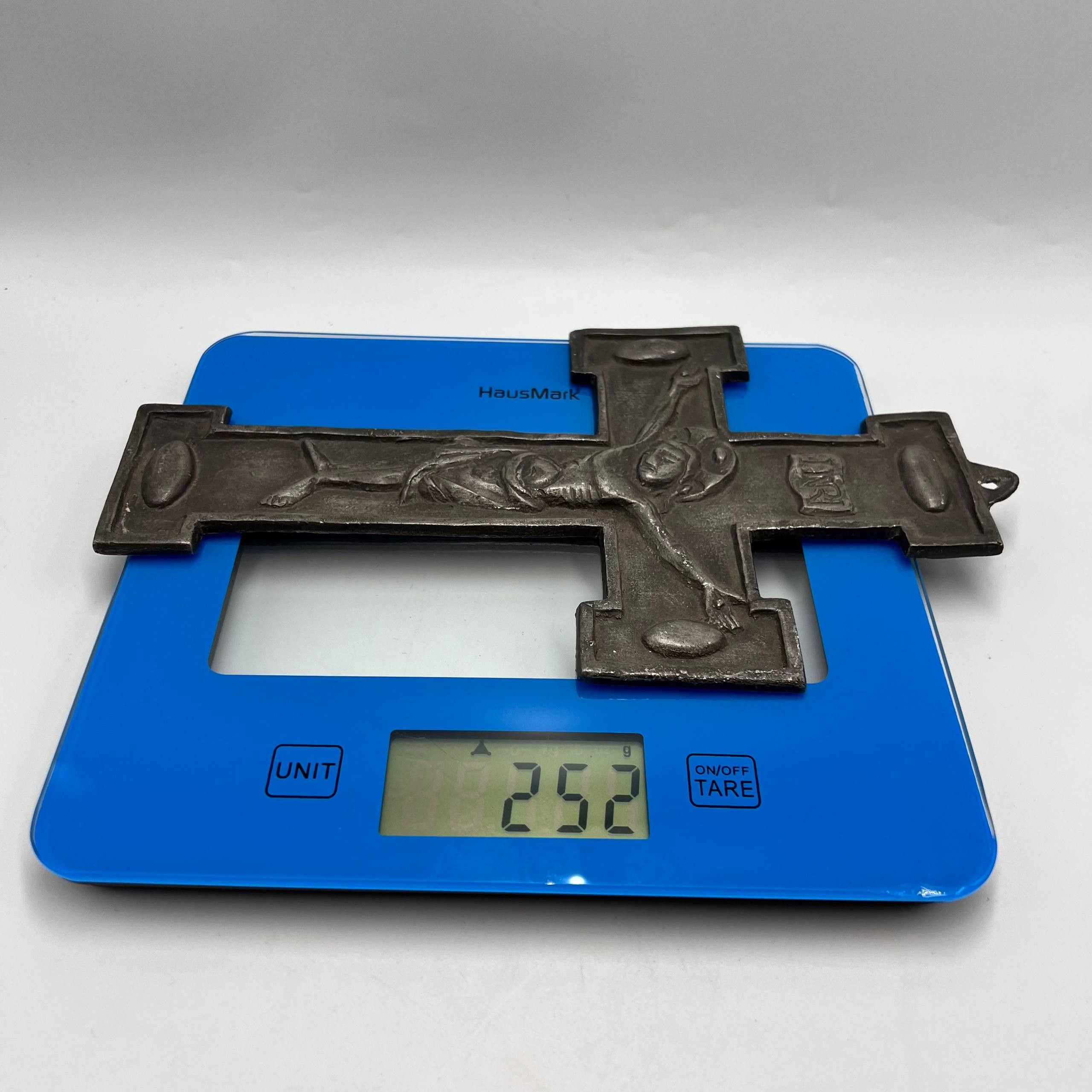 Vintage 1970 Vintage Wall Cross Crucifix Christian Art Pewter Size ONE SIZE - 5 Thumbnail