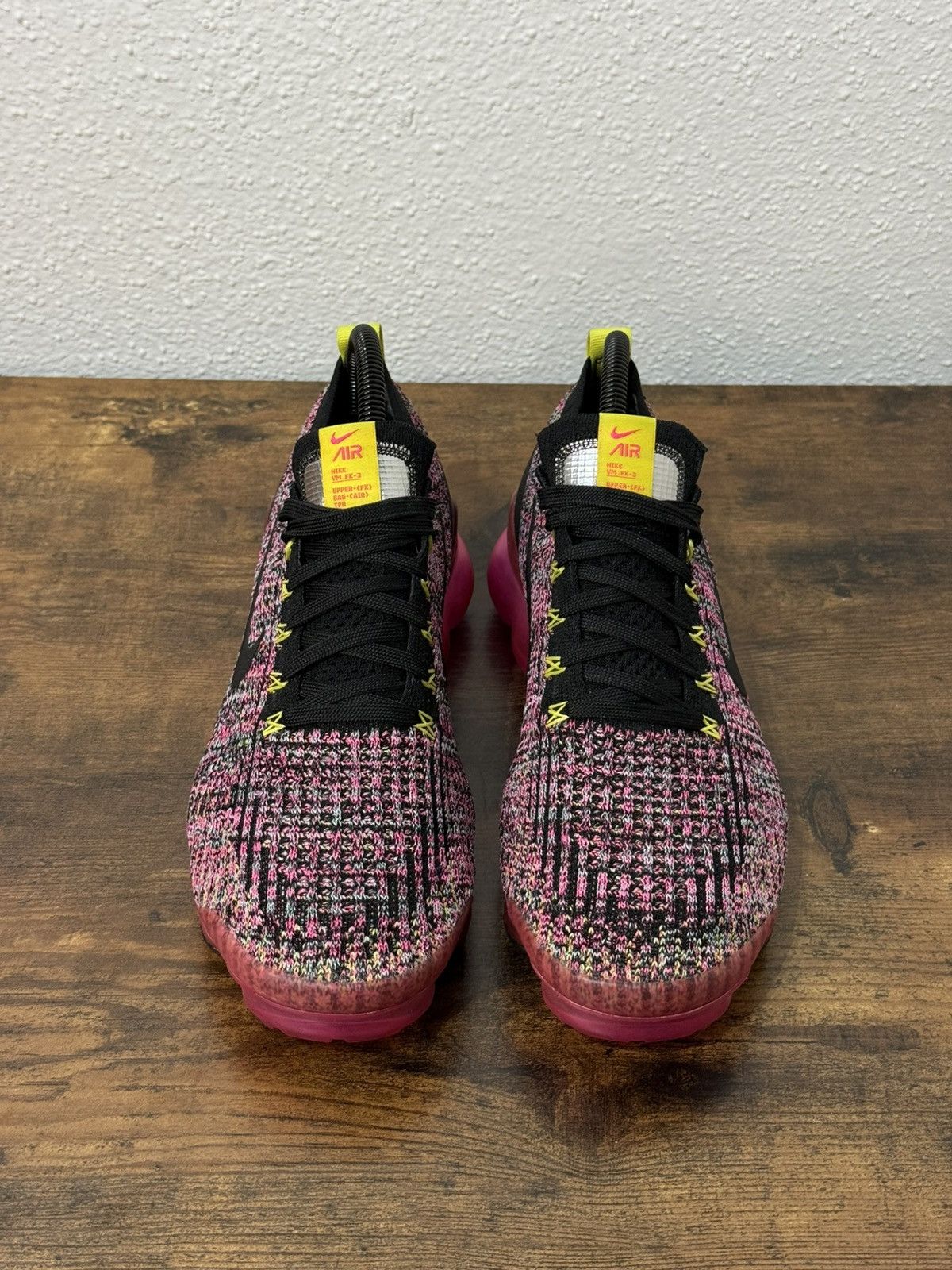 Nike Nike Air VaporMax Flyknit 3 Black Pink Blast size 8.5 No box Size US 8.5 / IT 38.5 - 2 Thumbnail