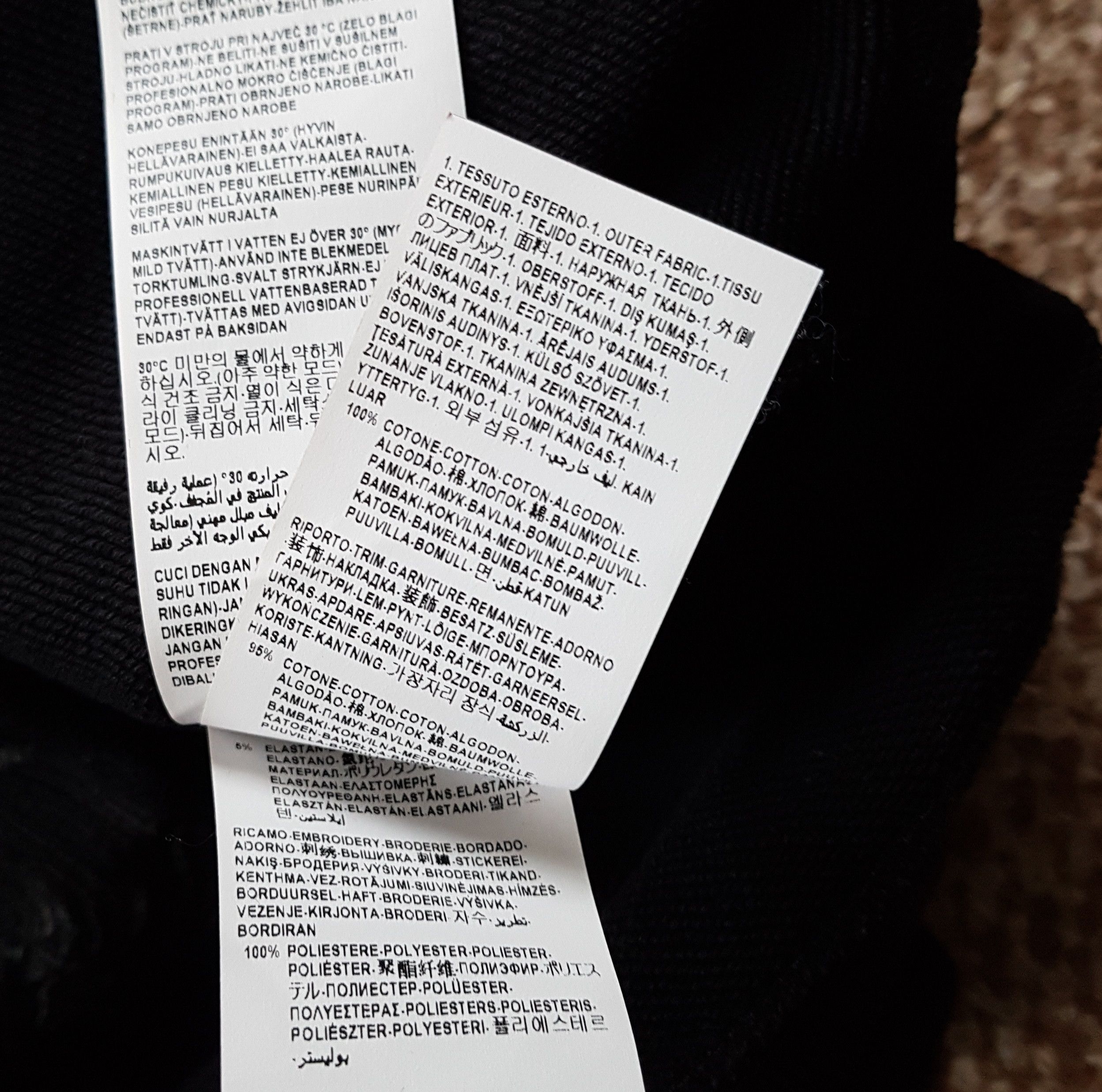 Versace Versace Versus Embroidered Pin Sweatshirt Black sz S Size US S / EU 44-46 / 1 - 16 Thumbnail