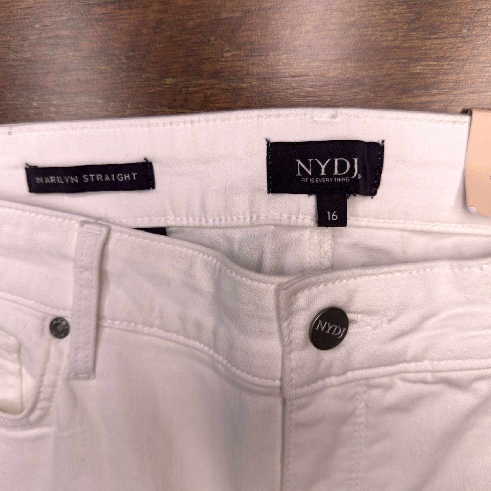 NYDJ NYDJ Marilyn Straight Jeans 16 White Stretch Lift Tuck New Jeans Women Regular White Side Logo 5-Pocket Modern 31in Inseam NYDJ Marilyn Size 38" / US 16 / IT 52 - 4 Thumbnail