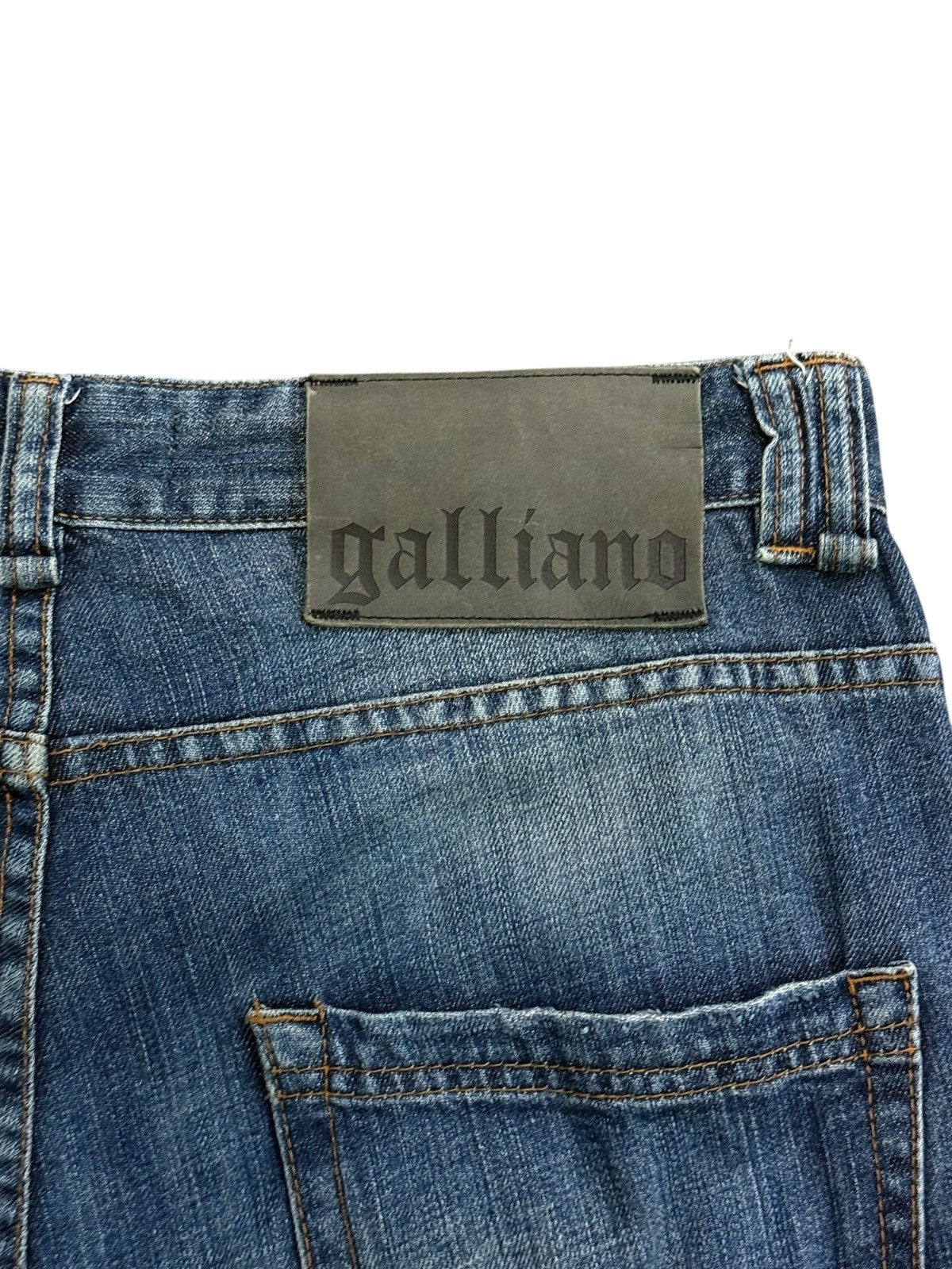 John Galliano GALLIANO PRINTED GRAPHIC DENIM JEANS Size US 32 / EU 48 - 14 Thumbnail