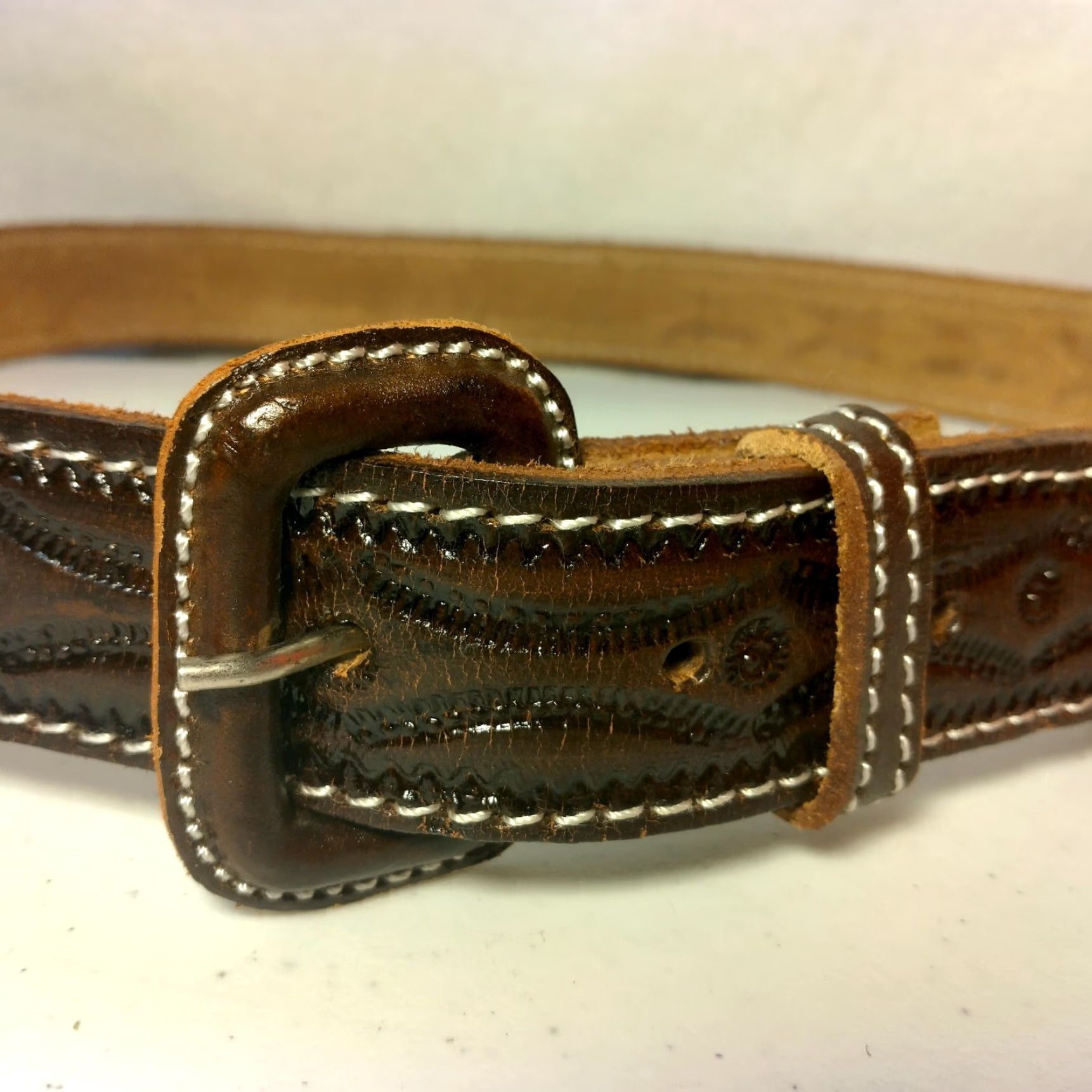 Vintage VINTAGE Hand Tooled Leather Belt Men Size 42 Brown Adjustable 1.375" Wide El Salvador Handmade Traditional Size 42 - 6 Thumbnail