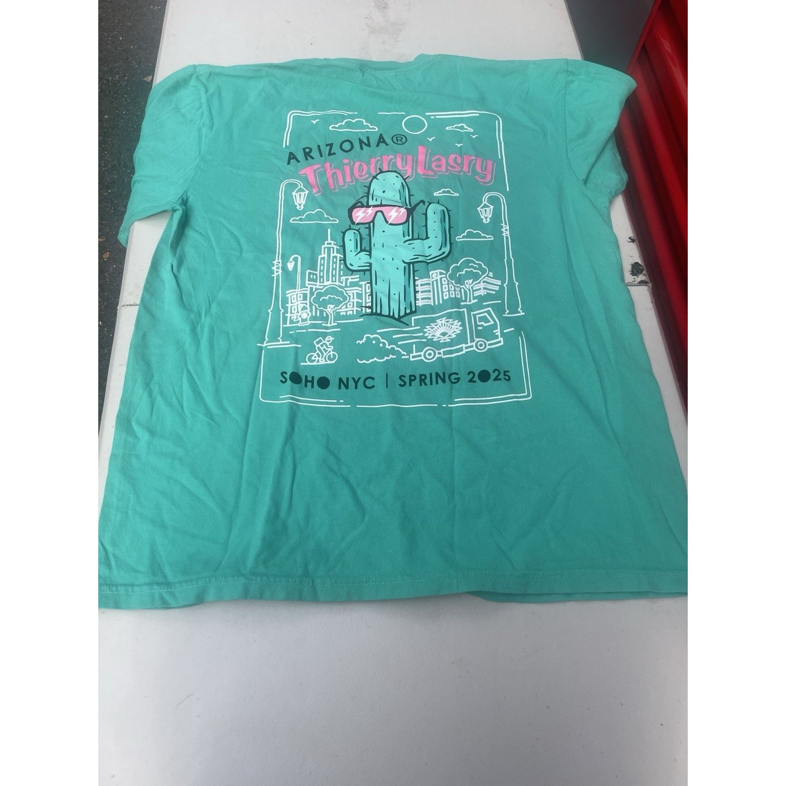 Arizona Jean Co. Arizona Beverage Thierry Lasry Soho NYC Large Shirt Size US L / EU 52-54 / 3 - 1 Thumbnail