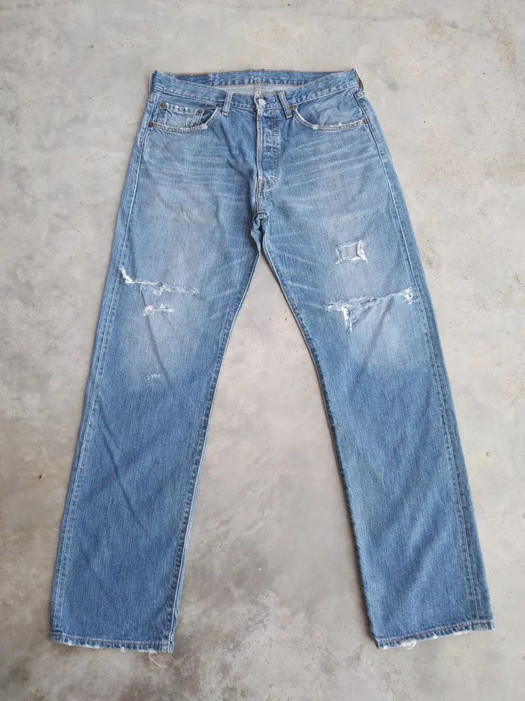 Vintage Levi's 501 Distressed Jeans 32x32