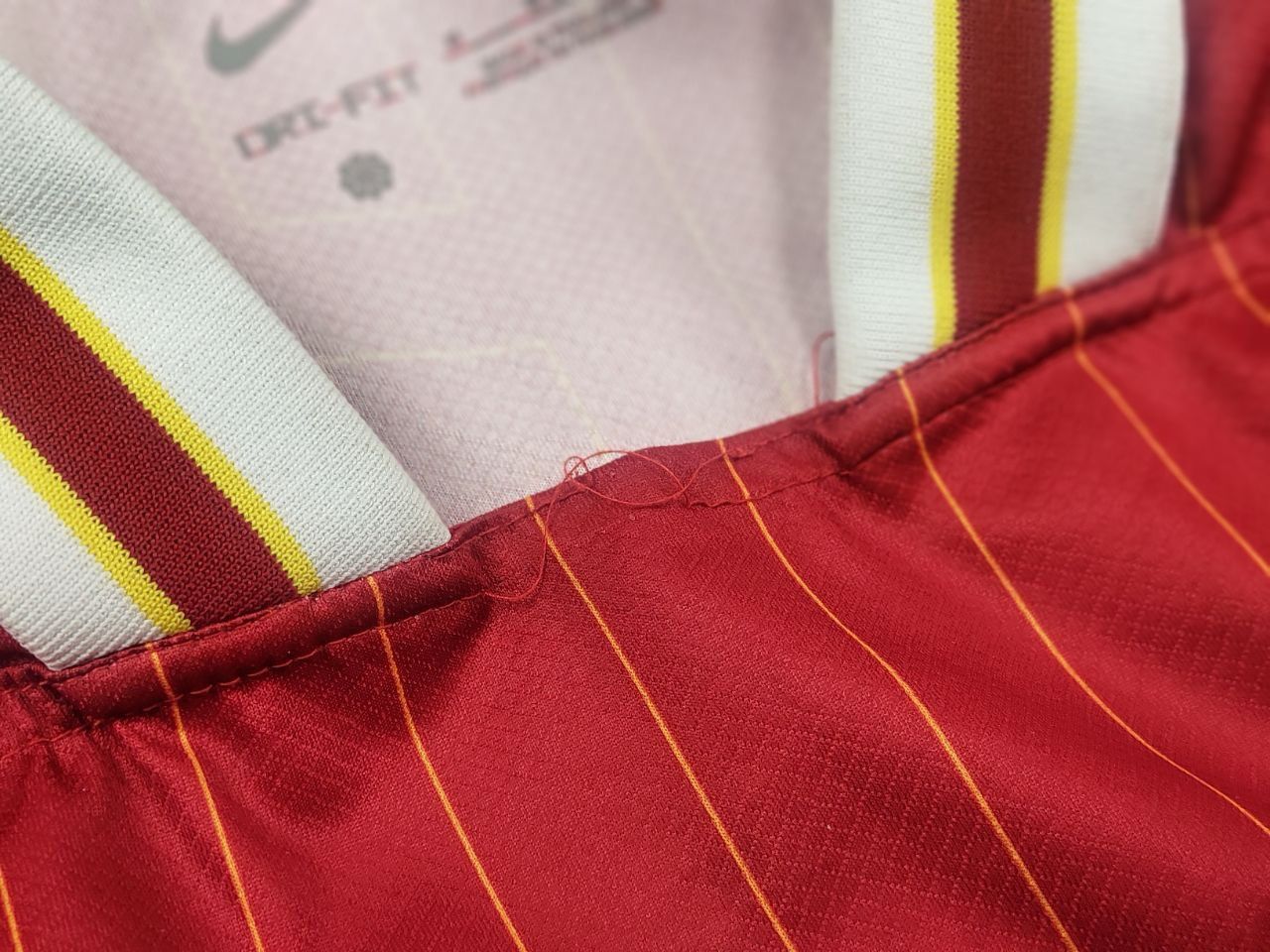 Vintage Liverpool FC Nike 24/25 Soccer Football Jersey Authentic Size US M / EU 48-50 / 2 - 17 Thumbnail