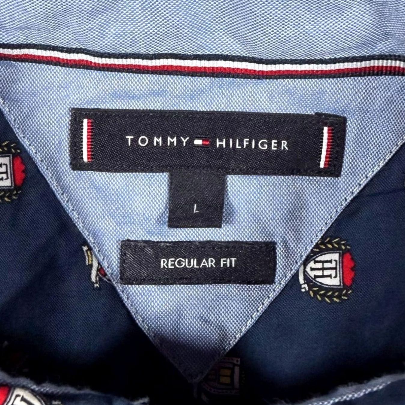Tommy Hilfiger Tommy Hilfiger Regular Fit Crest Logo Pattern Long Sleeve Button-Down Cotton Shirt Large Navy Blue Mens Size US L / EU 52-54 / 3 - 3 Thumbnail