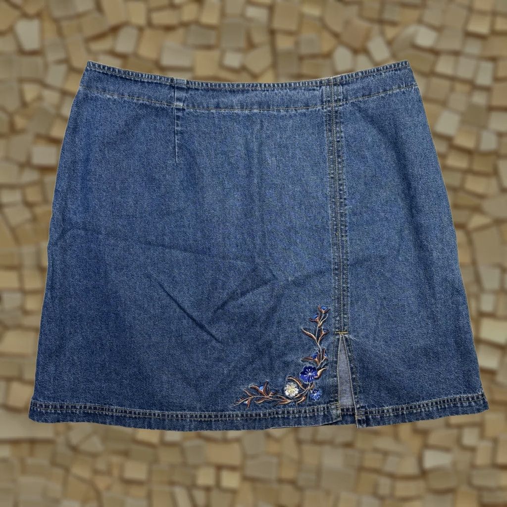 Route 66 VINTAGE Route 66 Denim Skirt Mini 17/18 Plus Blue Floral Embroidered Slit 90s Y2k Bohemian Western Womens Size 38" / US 16 / IT 52 - 1 Thumbnail