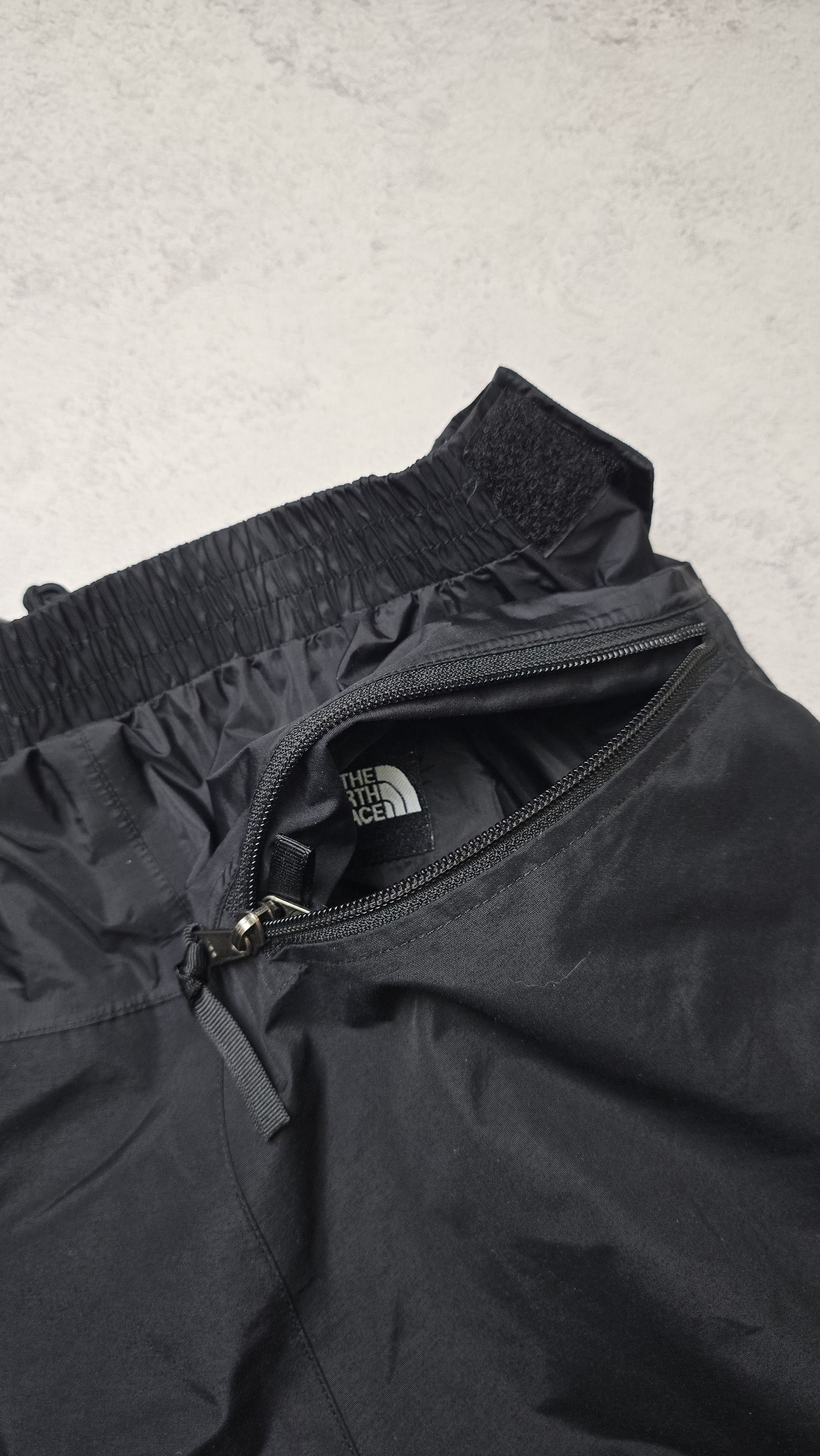 The North Face Gore-Tex Mountain Light Pants Men’s S Full Zip Ski Shell Size US 30 / EU 46 - 7 Thumbnail