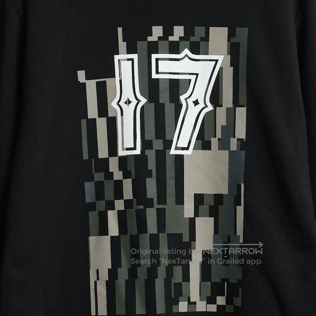 Givenchy Givenchy Men's Digital Pattern Crewneck Sweatshirt. Size US M / EU 48-50 / 2 - 3 Thumbnail