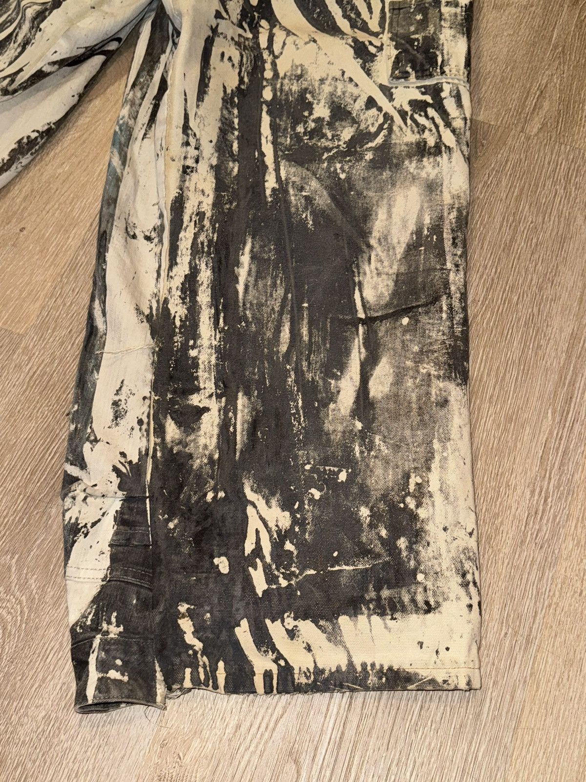 Other distressed workwear paint art reference archive 1 of 1 33x32 Size US 33 - 18 Thumbnail