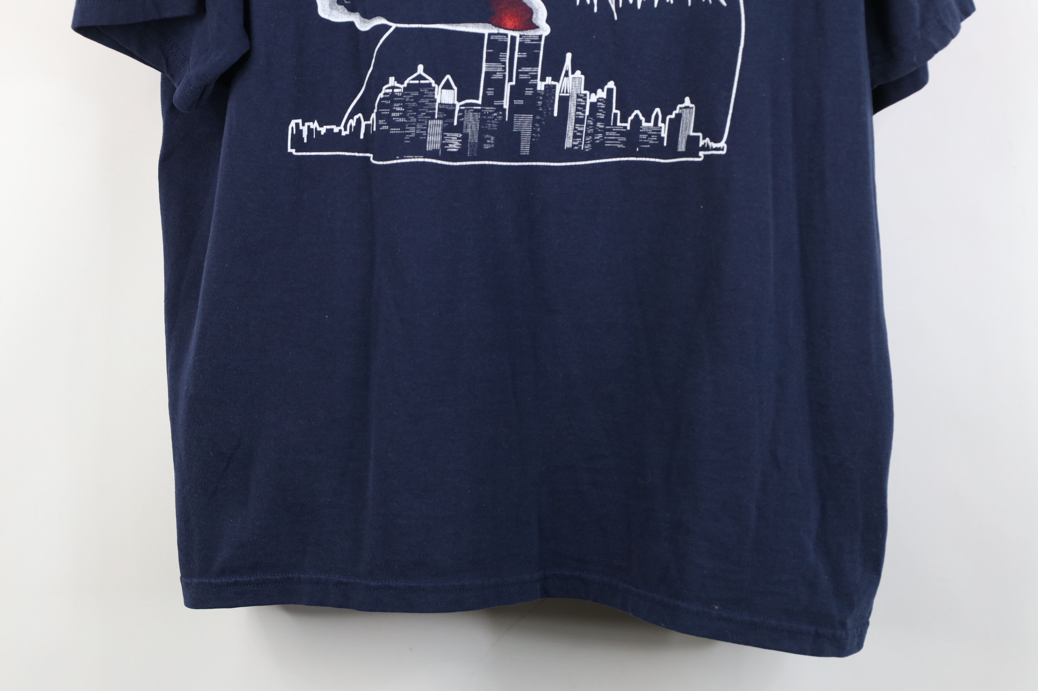 Vintage Vintage Y2K September 11 World Trade New York Eagle T-Shirt Size US L / EU 52-54 / 3 - 3 Thumbnail