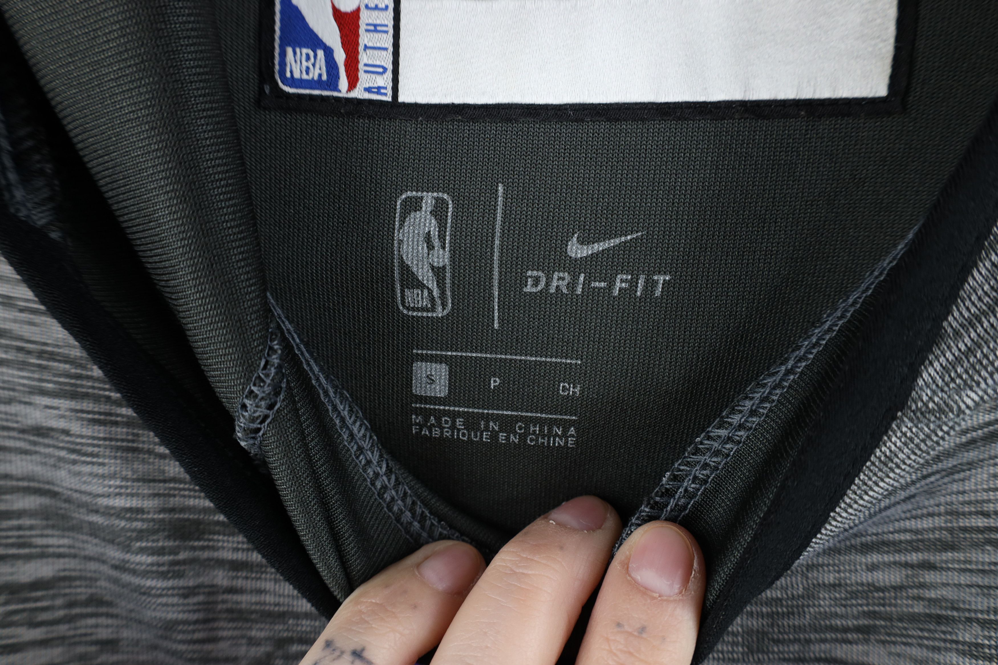Nike × Vintage Nike NBA Authentics Lakers Basketball Hoodie Sweatshirt Size US S / EU 44-46 / 1 - 12 Thumbnail