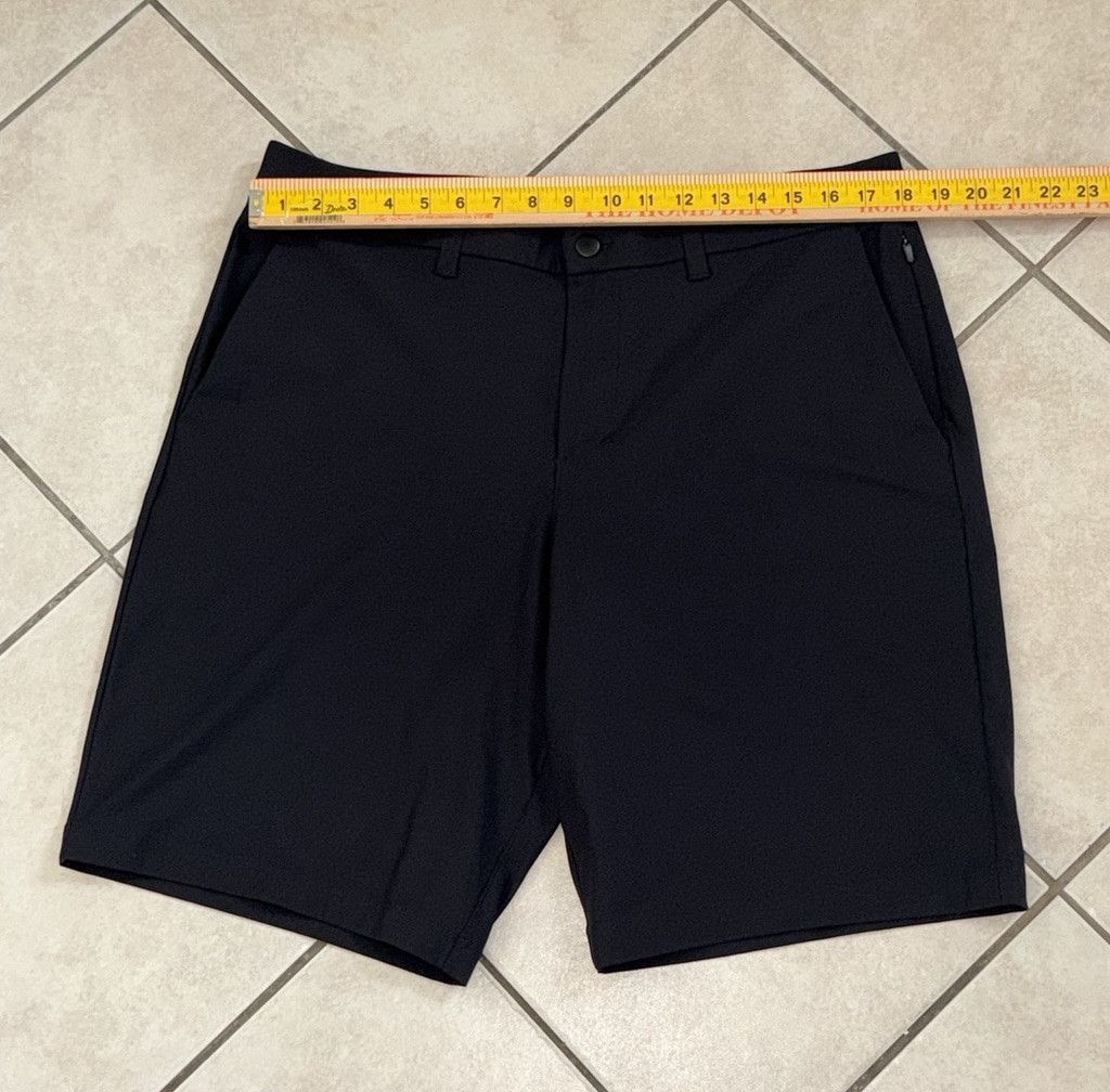 Lululemon LULULEMON COMMISSION MEN’ S SHORT RELAXED 11” BLACK SIZE 36 Size US 36 / EU 52 - 3 Thumbnail