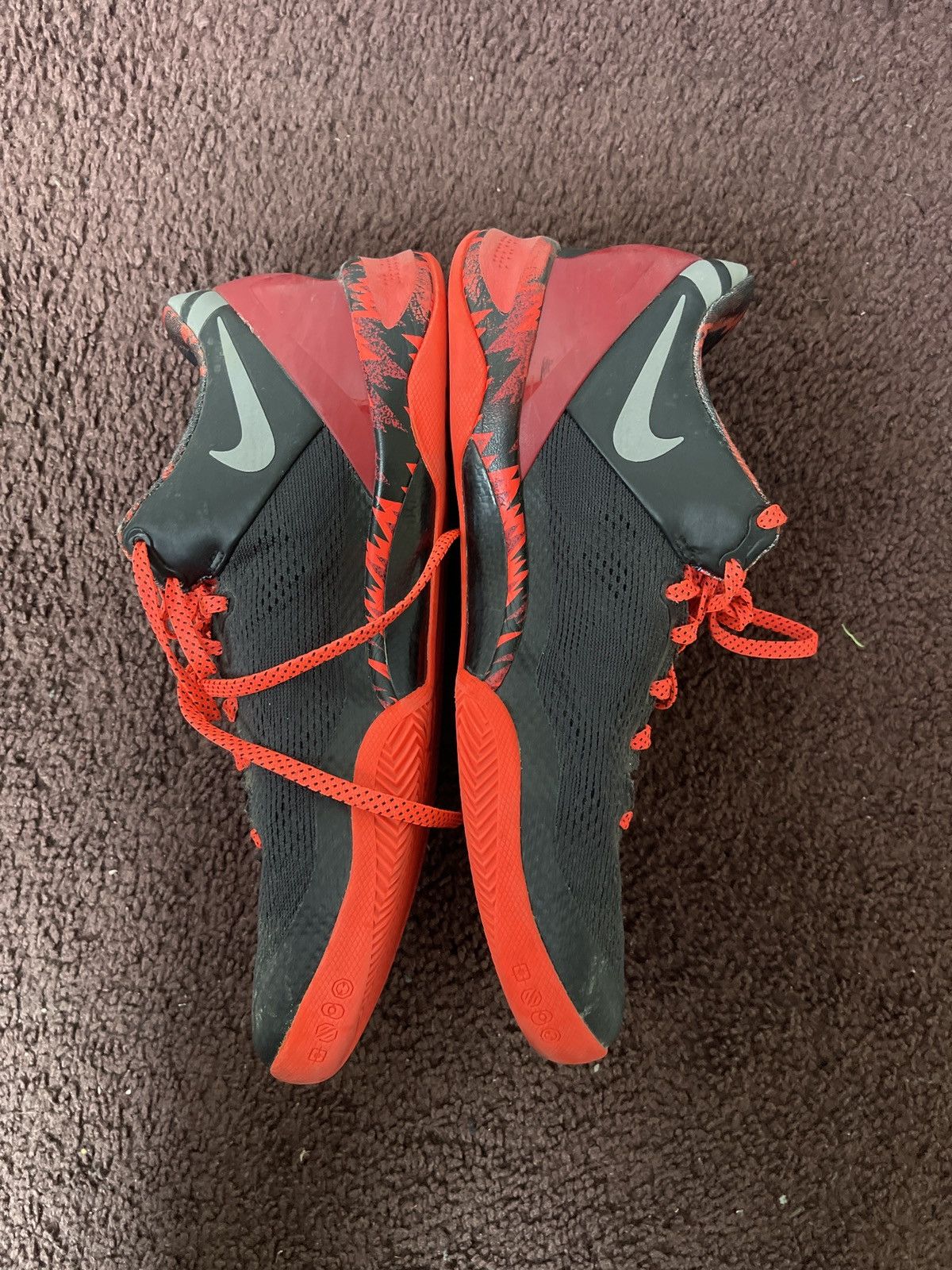Nike Kobe 8s in great condition Size US 9.5 / EU 42-43 - 3 Thumbnail