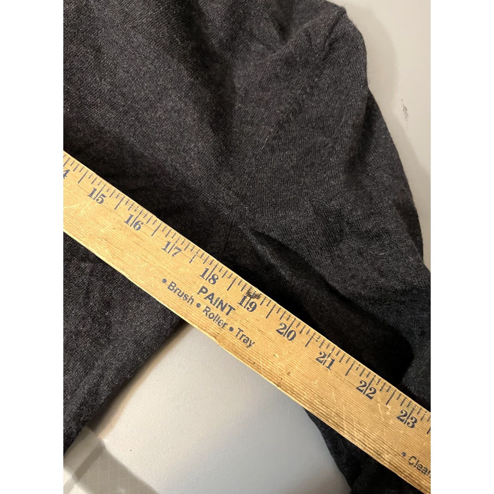 Gap GAP Mens Long Sleeve V-Neck Merino Wool Sweater Size L Dark Gray Size US L / EU 52-54 / 3 - 5 Thumbnail