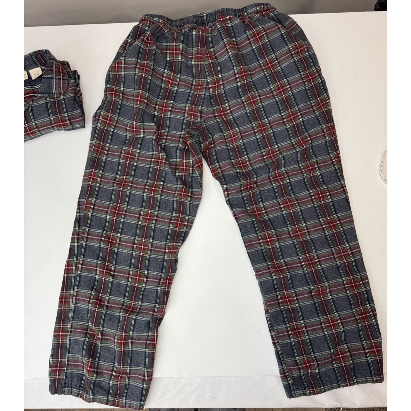 L.L. Bean L.L.Bean Men's Scotch Plaid Flannel Pajamas Gray Red Cozy Size US 32 / EU 48 - 4 Thumbnail