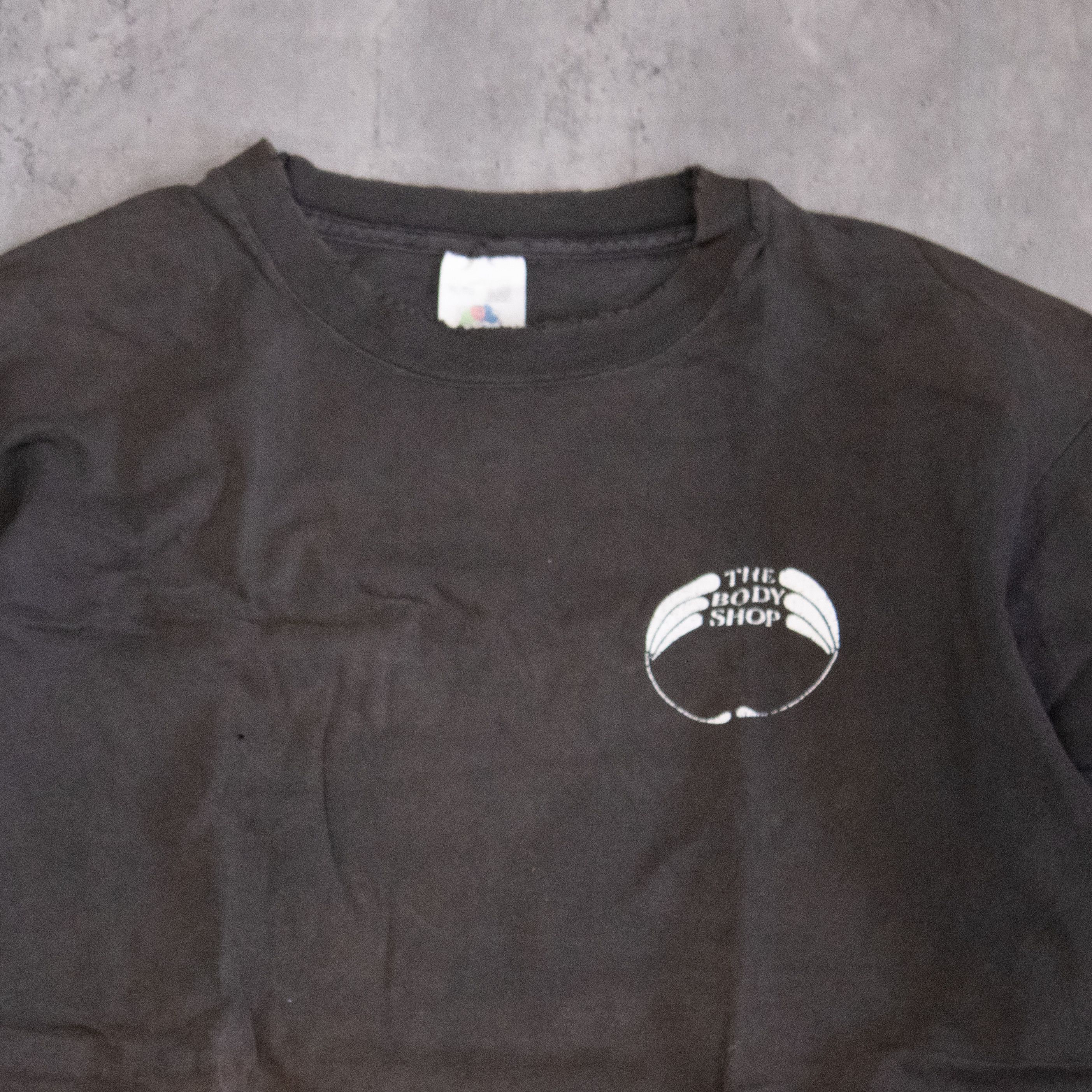 Fruit Of The Loom × Vintage Vintage 1990’s The Body Shop Single Stitch Fading Black Tee Size US L / EU 52-54 / 3 - 5 Thumbnail