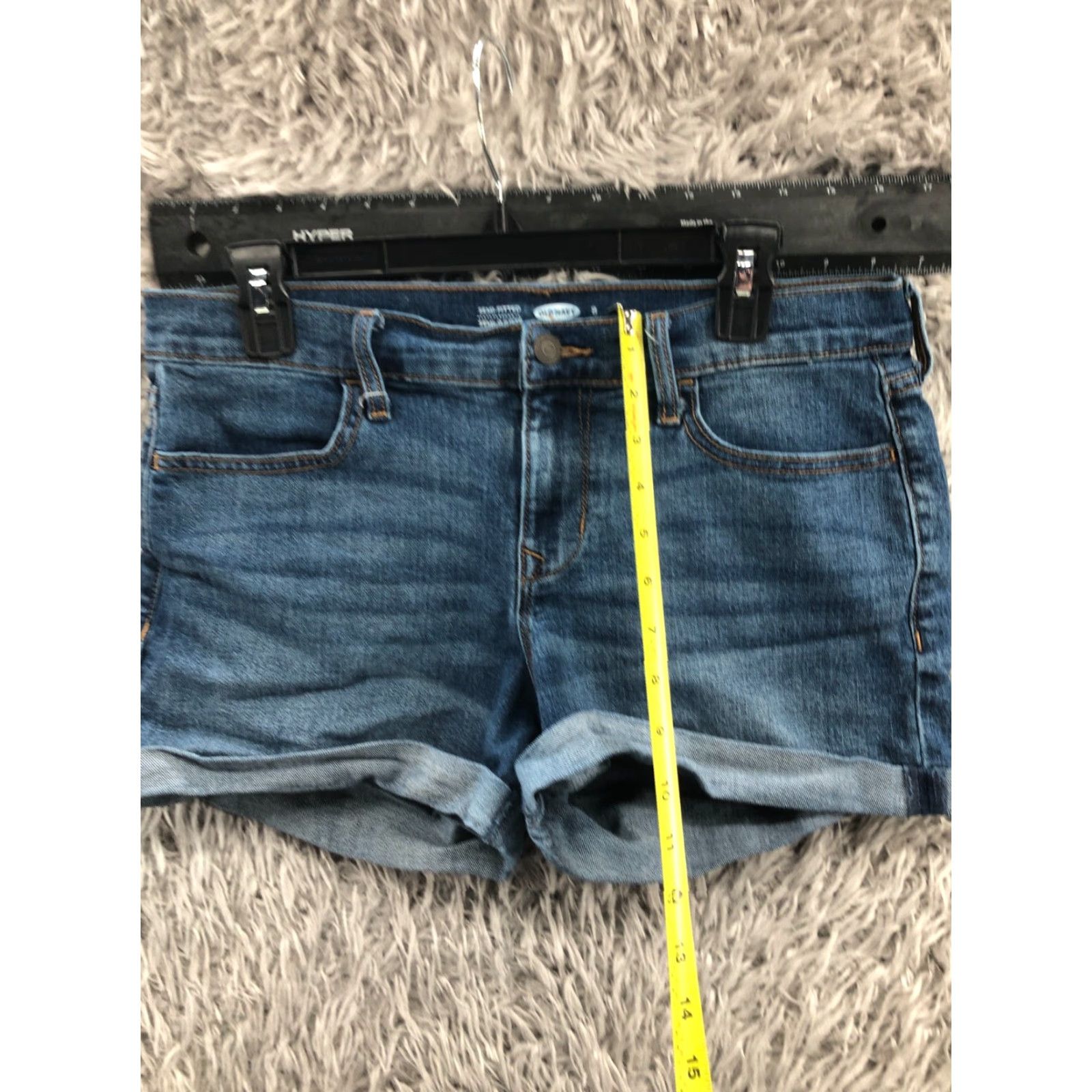 Old Navy Old Navy Boyfriend Shorts Womens Size 8 Mid Rise Medium Wash Blue Denim 5-Pocket Modern Casual Shorts Womens Size 30" / US 8 / IT 44 - 3 Thumbnail