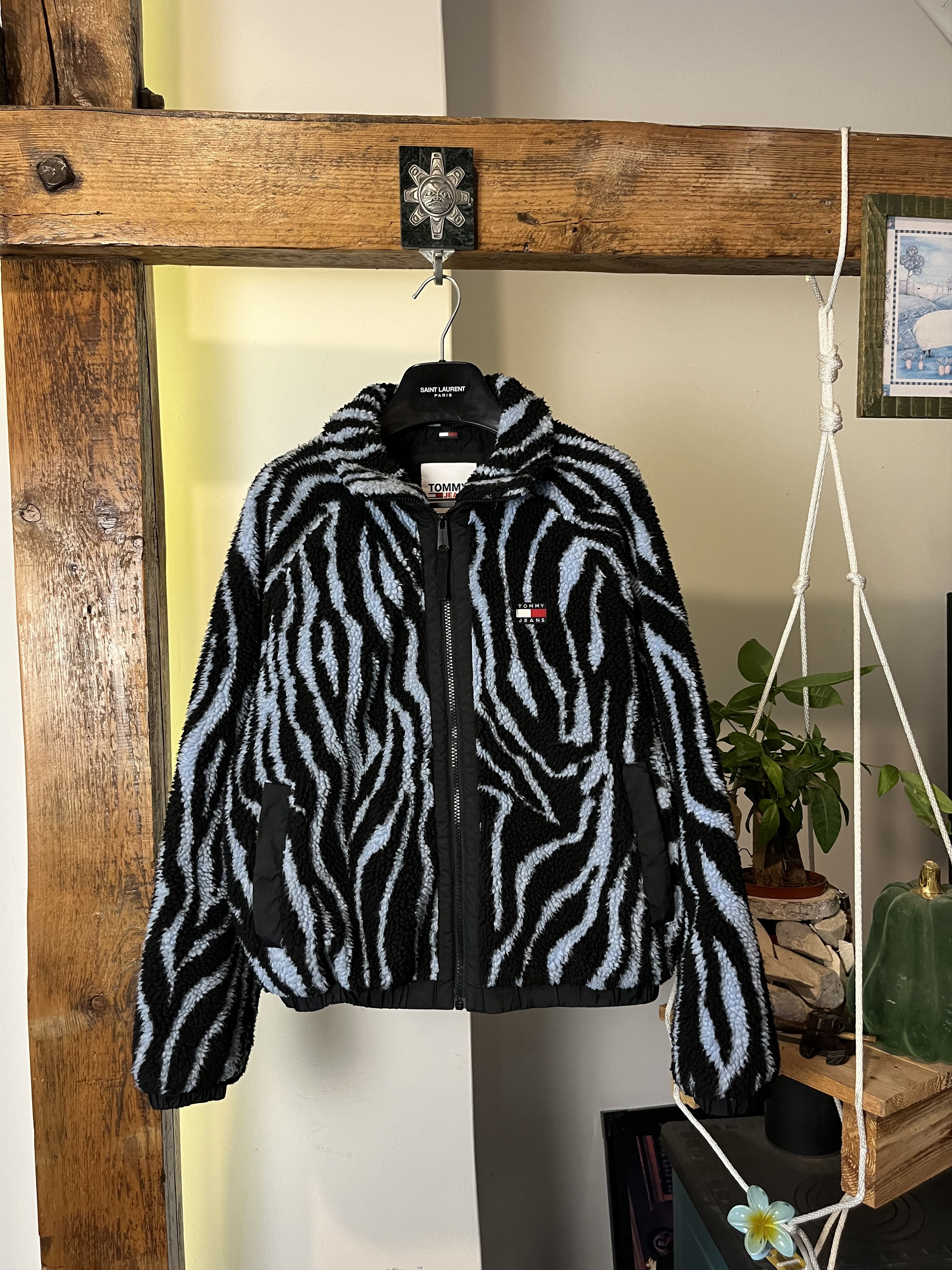 Tommy Hilfiger Tommy Hilfiger Jeans Zebra Print Padded Sherpa Jacket Size S / US 4 / IT 40 - 1 Thumbnail