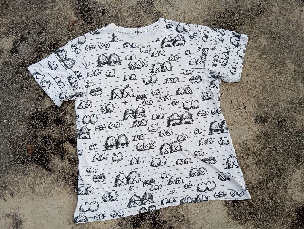 Kaws × Uniqlo 2016 First Uniqlo x Kaws 👀 AOP Fullprint tshirt💥 Size US M / EU 48-50 / 2 - 2 Thumbnail