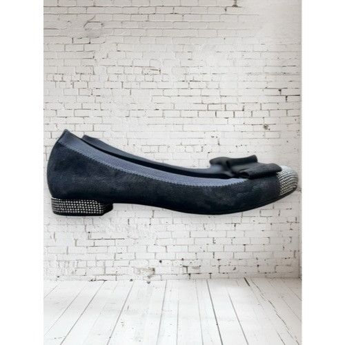 Stuart Weitzman $319 Stuart Weitzman Gray Cabot Studded Suede Bow Ballet Fla Size US 8 / IT 38 - 2 Thumbnail