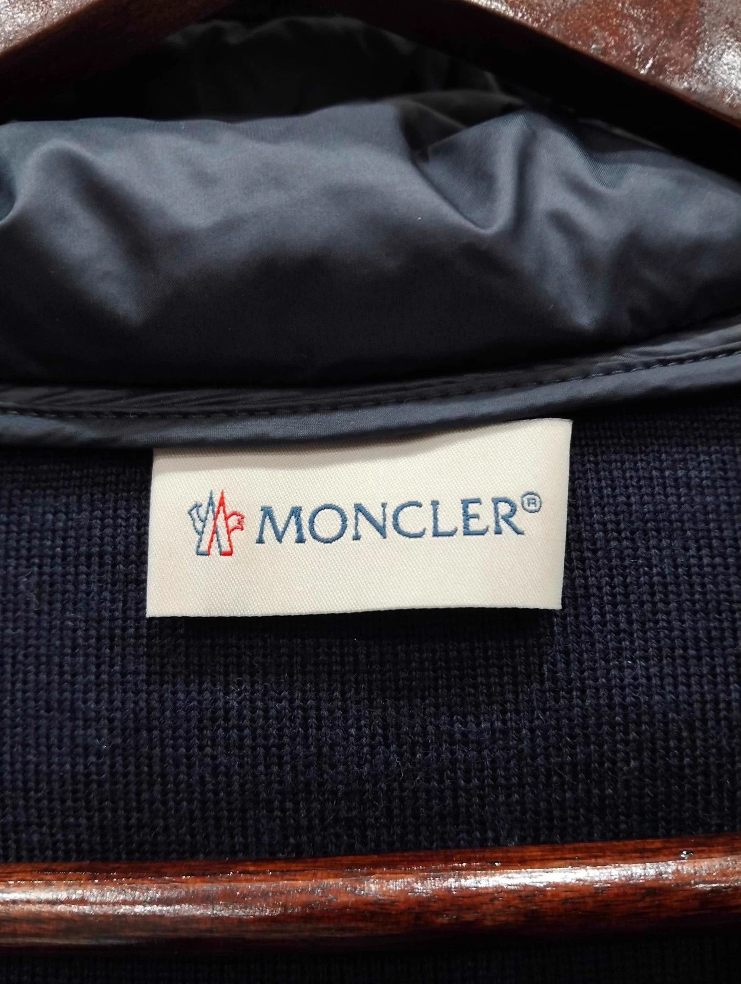 Moncler Moncler M Jacket Size M / US 6-8 / IT 42-44 - 3 Thumbnail