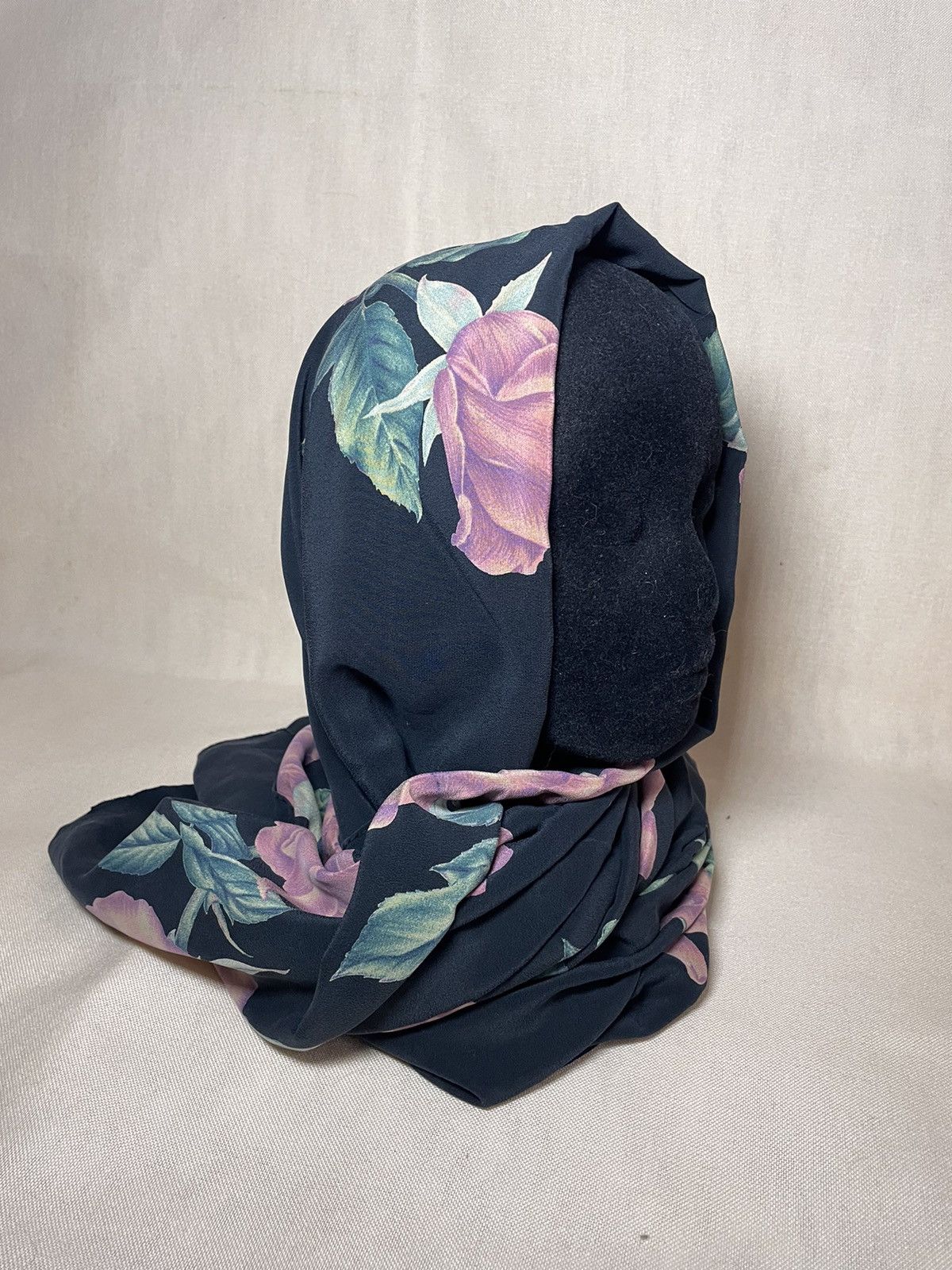 Fabric Brand & Co. Fabric Frontline Zurich black floral scarf Size ONE SIZE - 6 Thumbnail