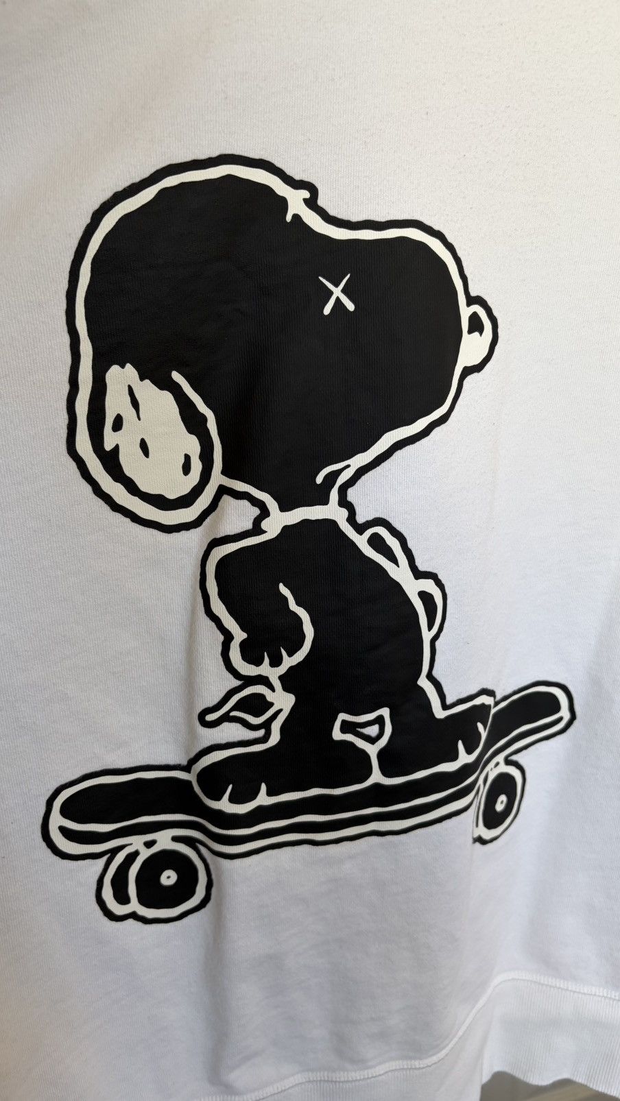 Kaws × Peanuts × Uniqlo Uniqlo UT x KAWS x Peanuts Snoopy Sweatshirt White L Size US L / EU 52-54 / 3 - 3 Thumbnail