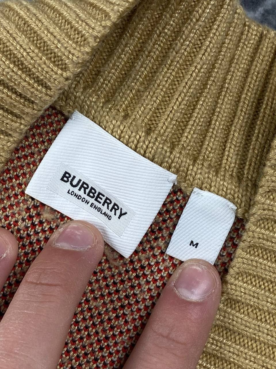 Burberry Burberry Nova Check Cardigan Wool Knit Women Size M Beige Size US M / EU 48-50 / 2 - 6 Thumbnail