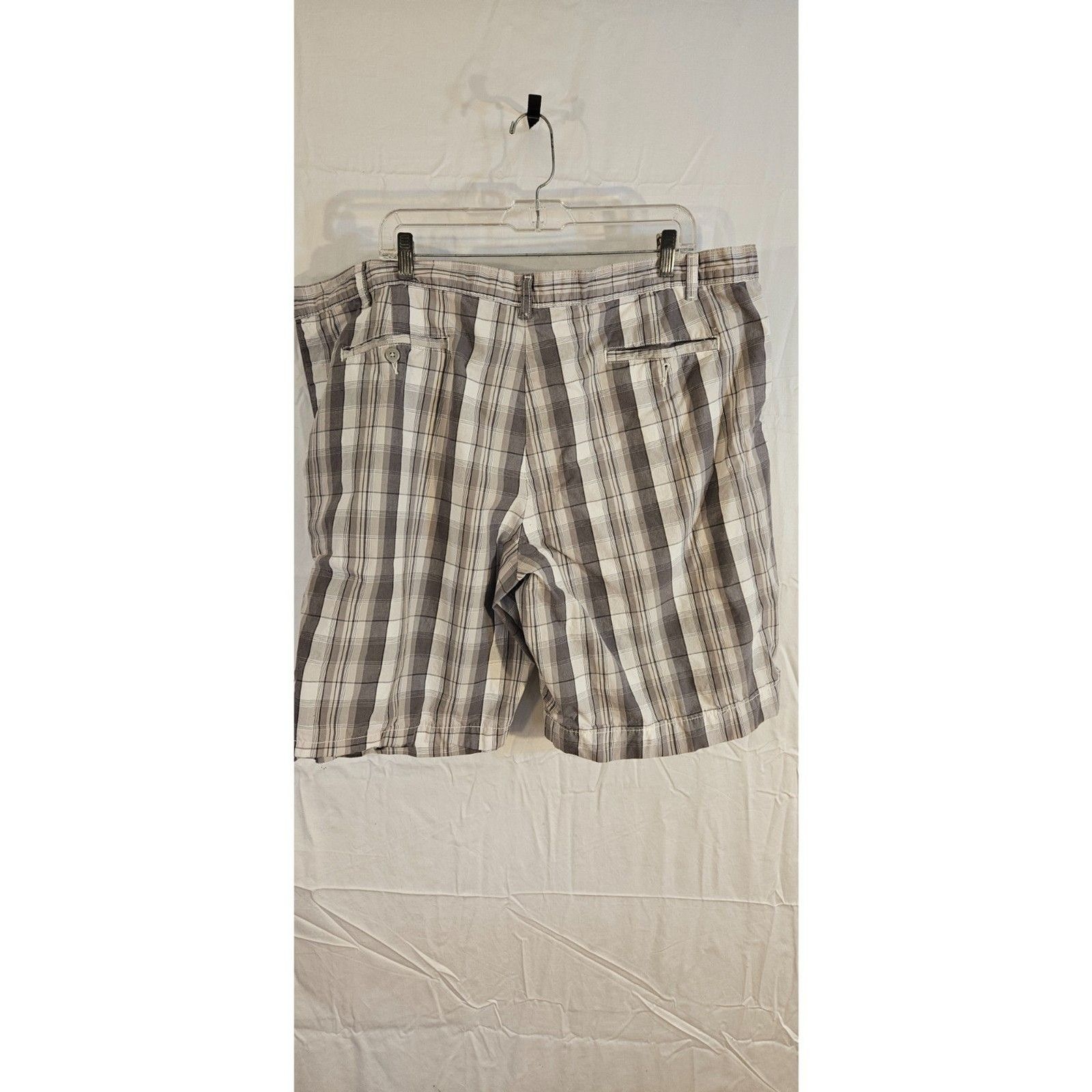 Alfani Alfani Size 44 Gray and White Plaid Shorts -- ITEM #3281 Size US 44 / EU 60 - 2 Thumbnail