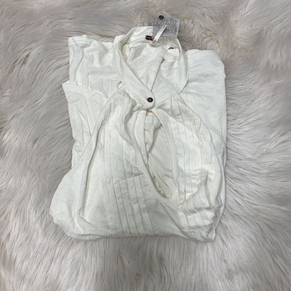 Free People Free People Date Night Ivory Pintuck Keyhole Halter Tunic To Size XS / US 0-2 / IT 36-38 - 2 Thumbnail