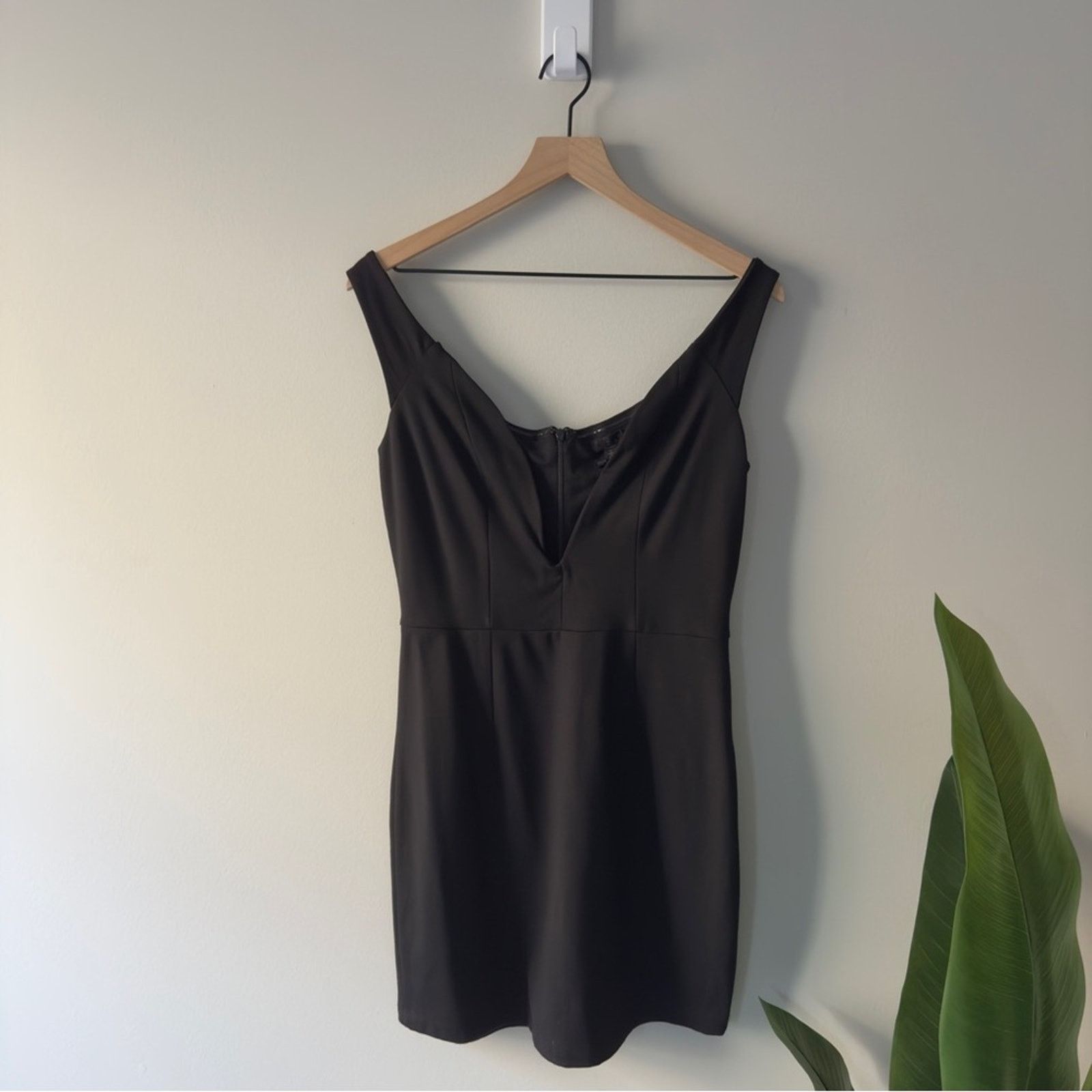 REVOLVE Revolve NBD Black Sleeveless Dress Plunge Wired V-Neck Mini Size L / US 10 / IT 46 - 2 Thumbnail