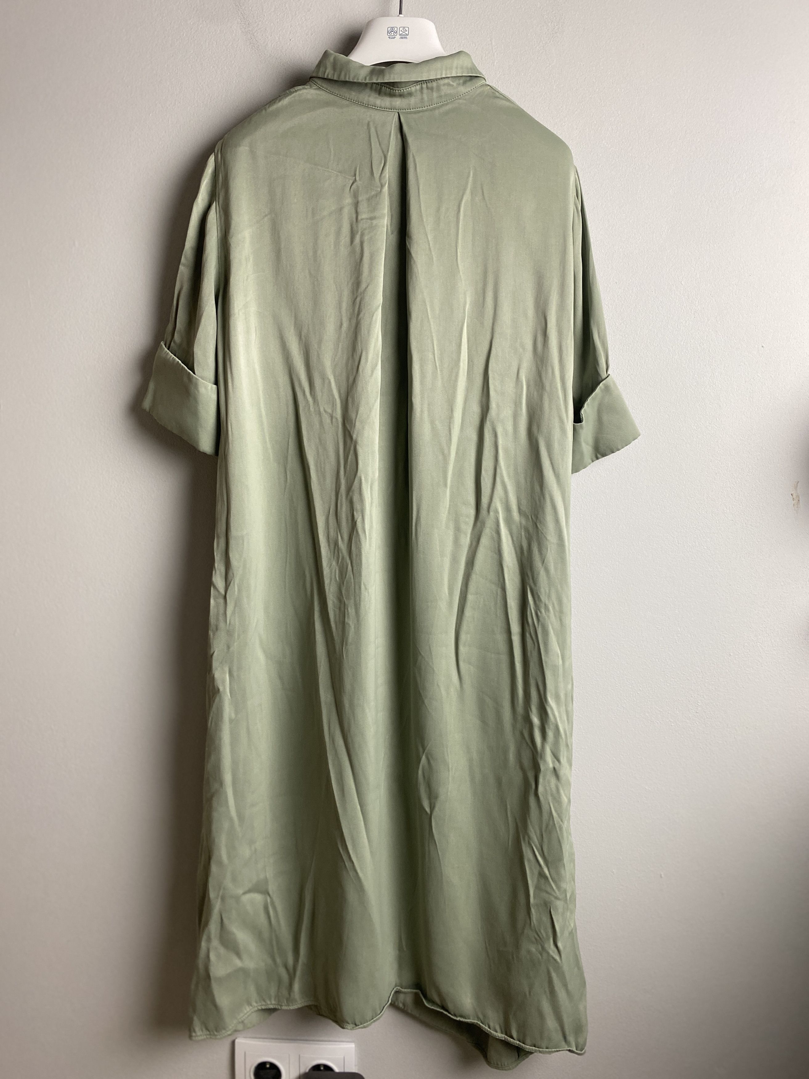 Arket Arket satin viscose midi dress casual Size M / US 6-8 / IT 42-44 - 7 Thumbnail