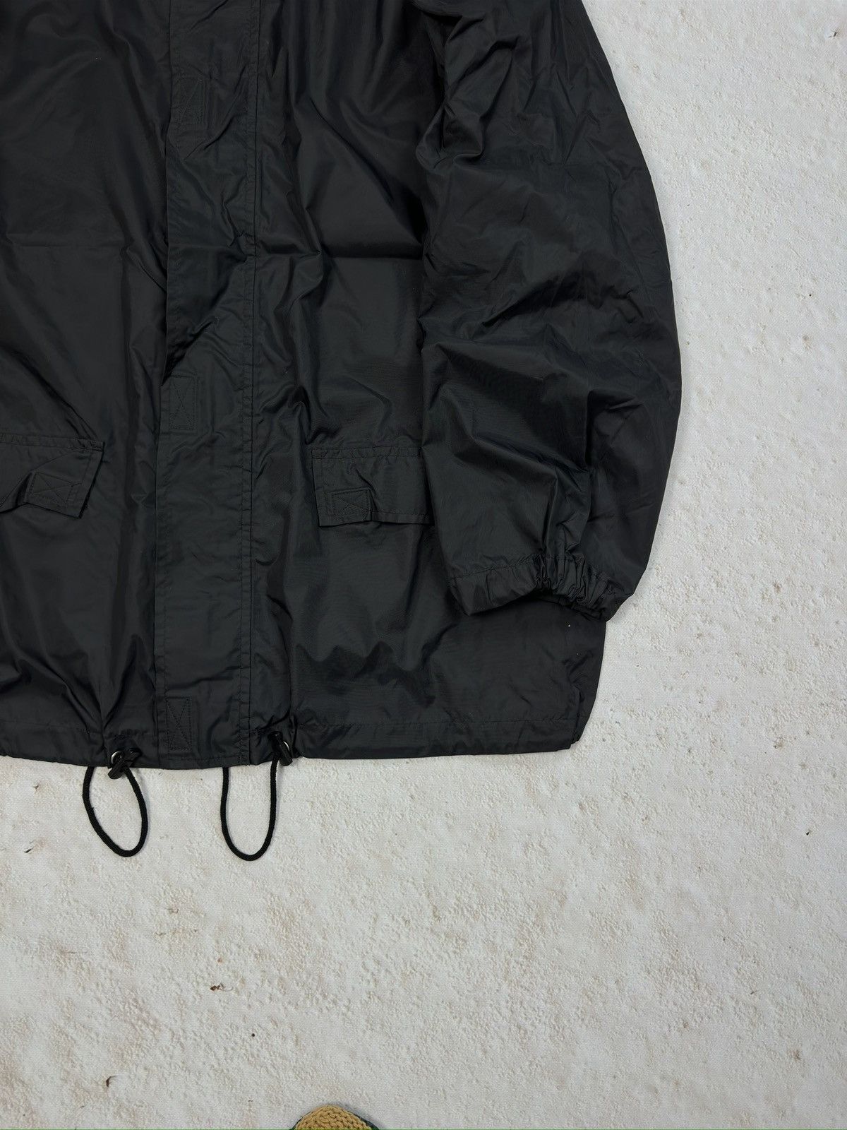 Other Vintage Umbro Y2K avantgarde streetwear nylon jacket Size US XL / EU 56 / 4 - 4 Thumbnail