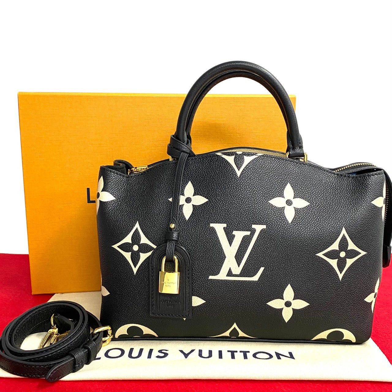 Louis Vuitton Louis Vuitton Shoulder Bag Black Leather Size ONE SIZE - 1 Thumbnail