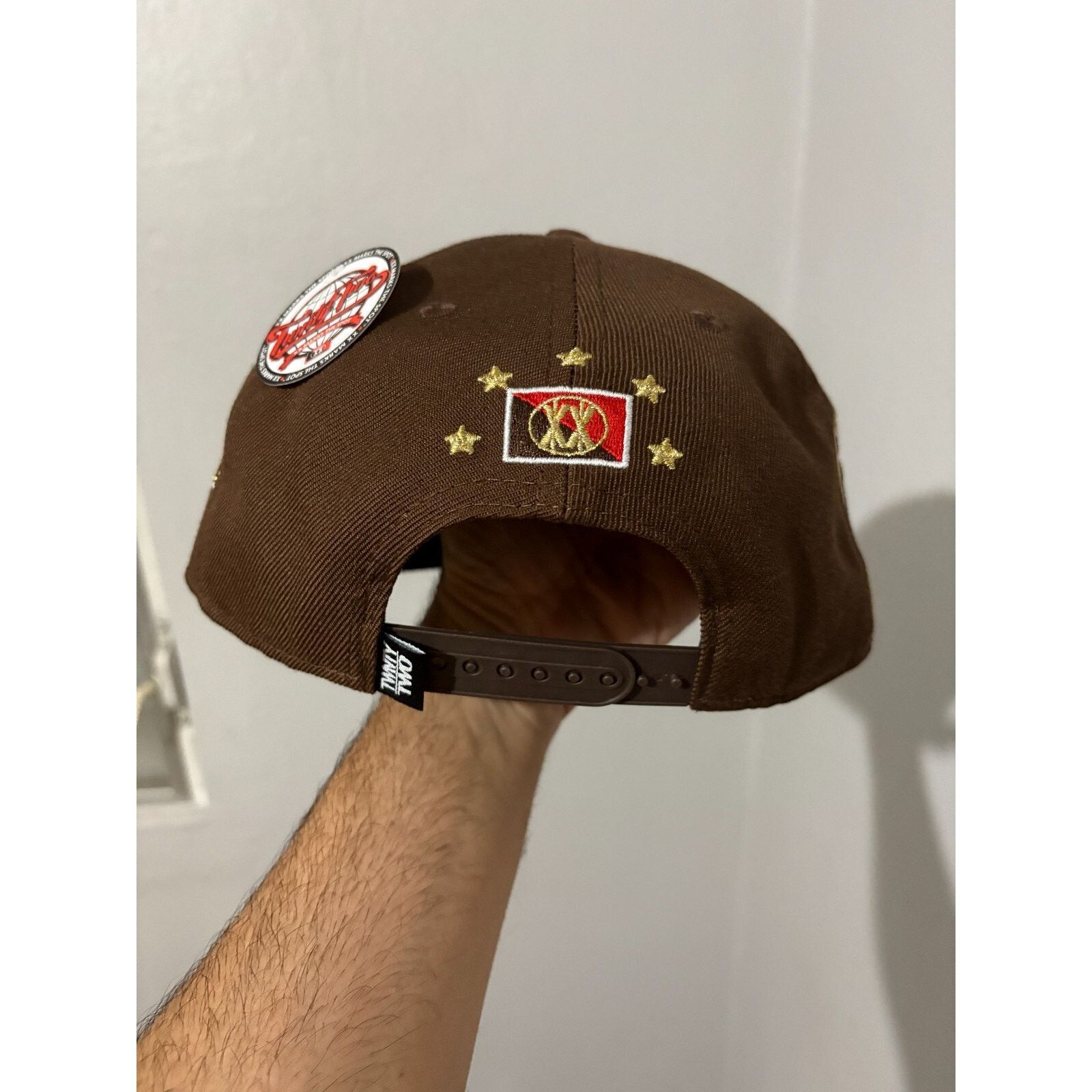 TWNTY-TWO Notorious BIG TWNTY TWO Yankees x Mets brown Snapback & pin Size ONE SIZE - 8 Thumbnail