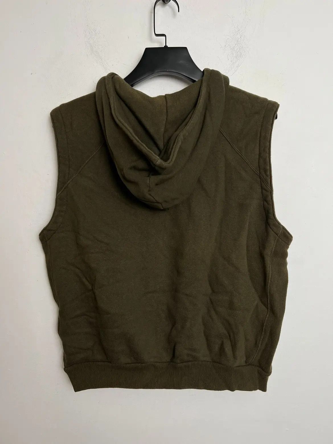 Undercover UNDERCOVER x KAWS sleeveless hoodie Size US M / EU 48-50 / 2 - 2 Thumbnail