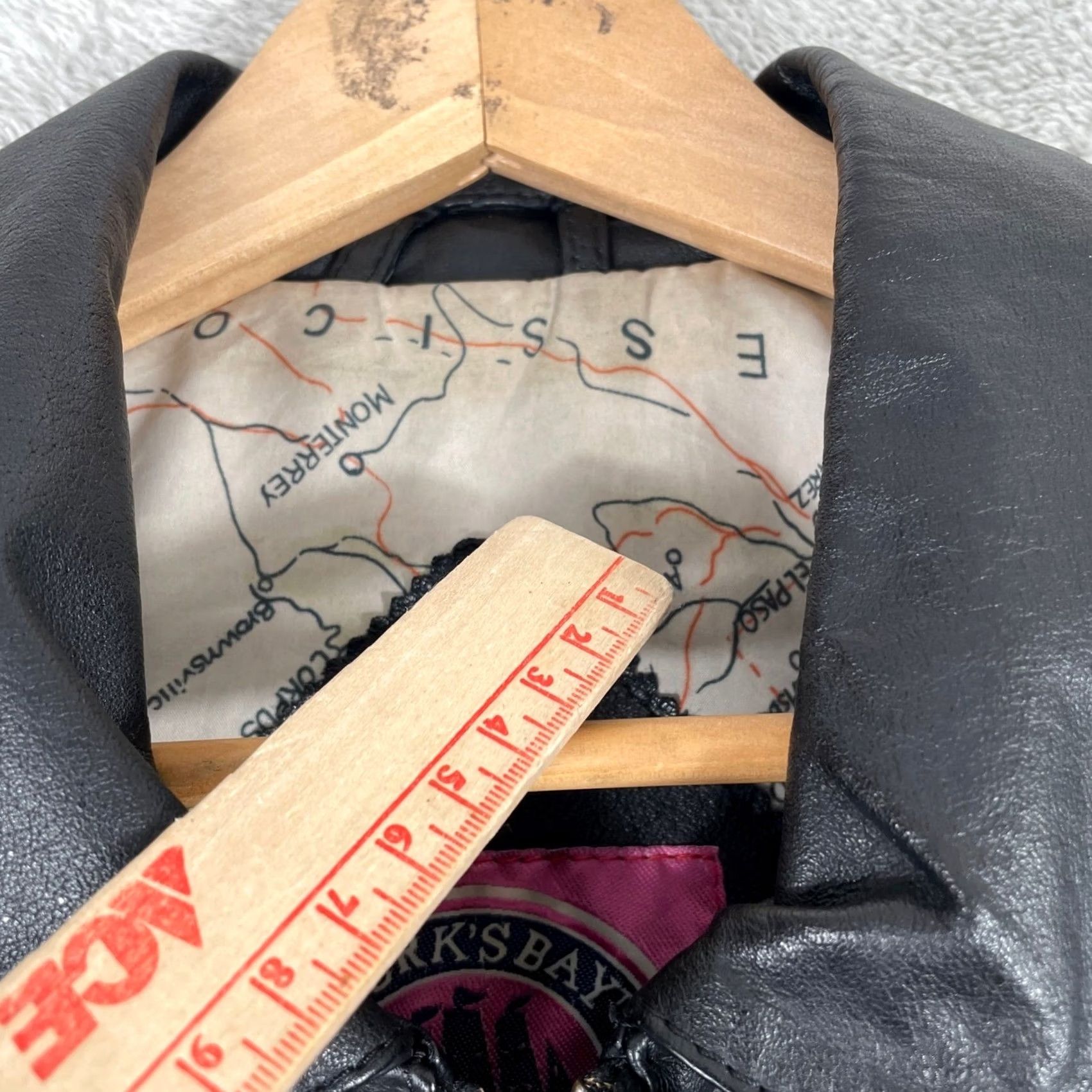 Vintage VINTAGE Burks Bay Leather Bomber Jacket Mens Large Black Aviator Flight Map Lining Size US L / EU 52-54 / 3 - 4 Thumbnail
