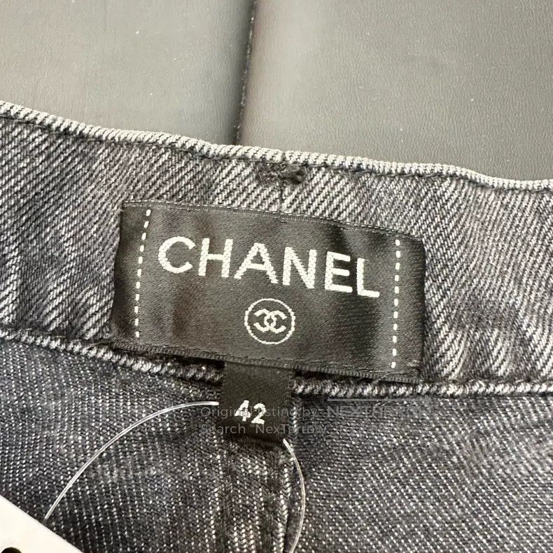 Chanel Chanel Black sequin denim wide-leg trousers Size 27" / US 4 / IT 40 - 4 Thumbnail