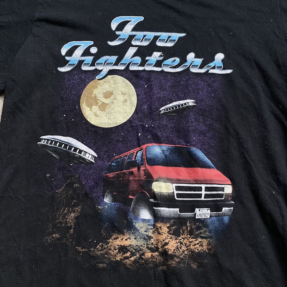 Band Tees FOO FIGHTERS Y2K SPACE BUS UFO PRINT T SHIRT Size US S / EU 44-46 / 1 - 2 Thumbnail