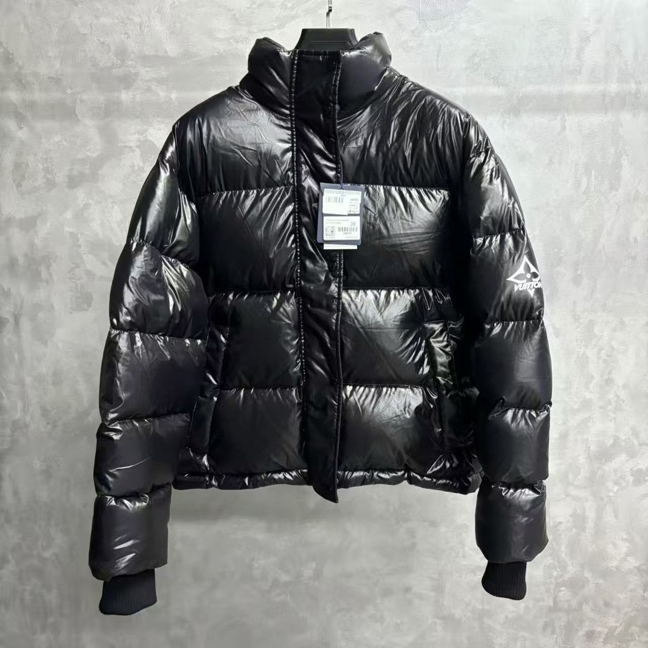 Louis Vuitton Louis Vuitton Down Black Heavy Coat l Men Size US L / EU 52-54 / 3 - 1 Thumbnail