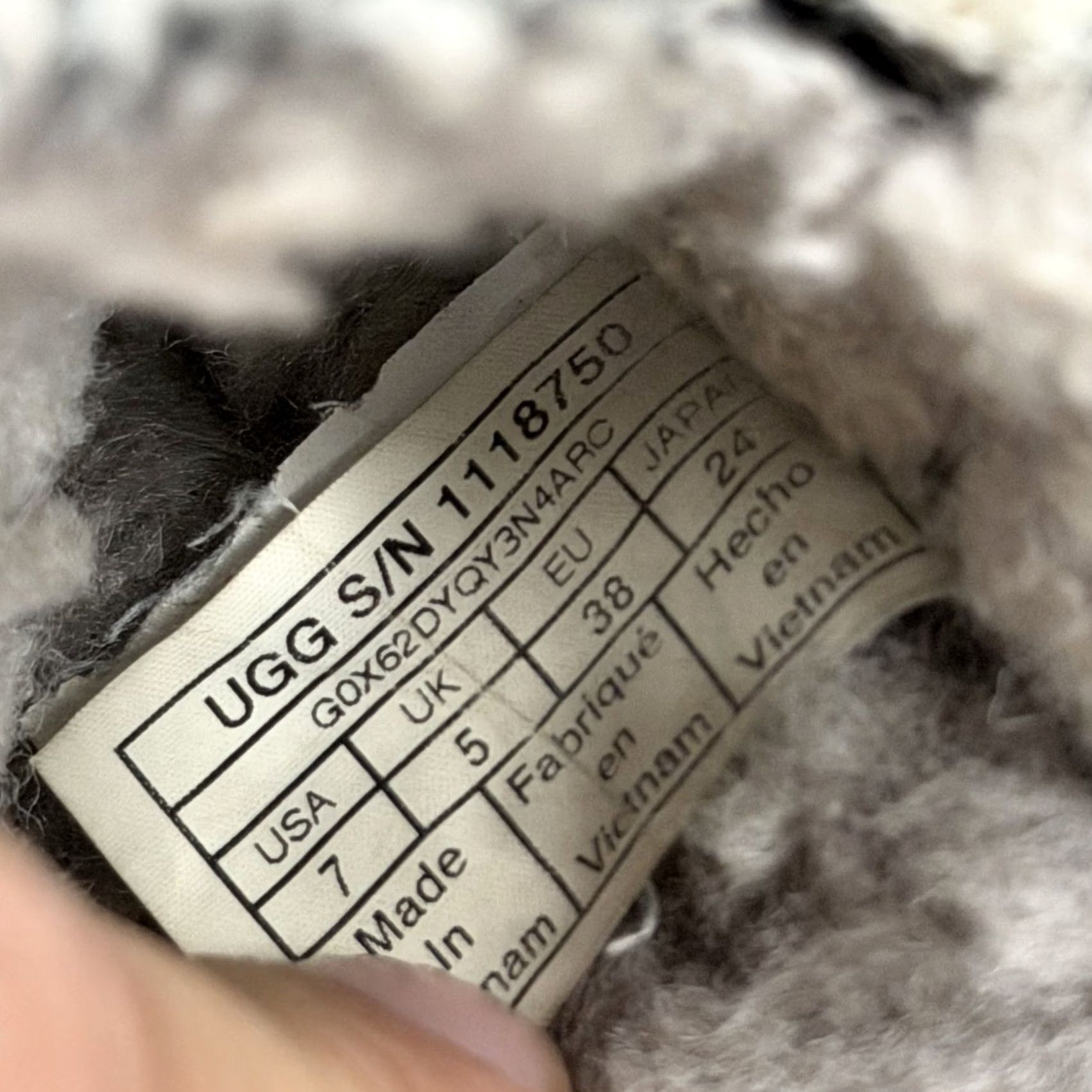 Ugg UGG Fluffita Cali Collage Slide Slippers Gray White Black Faux Fur Size 7 Slides Women Casual Slipper Slipper, Slid Size US 7 / IT 37 - 2 Thumbnail