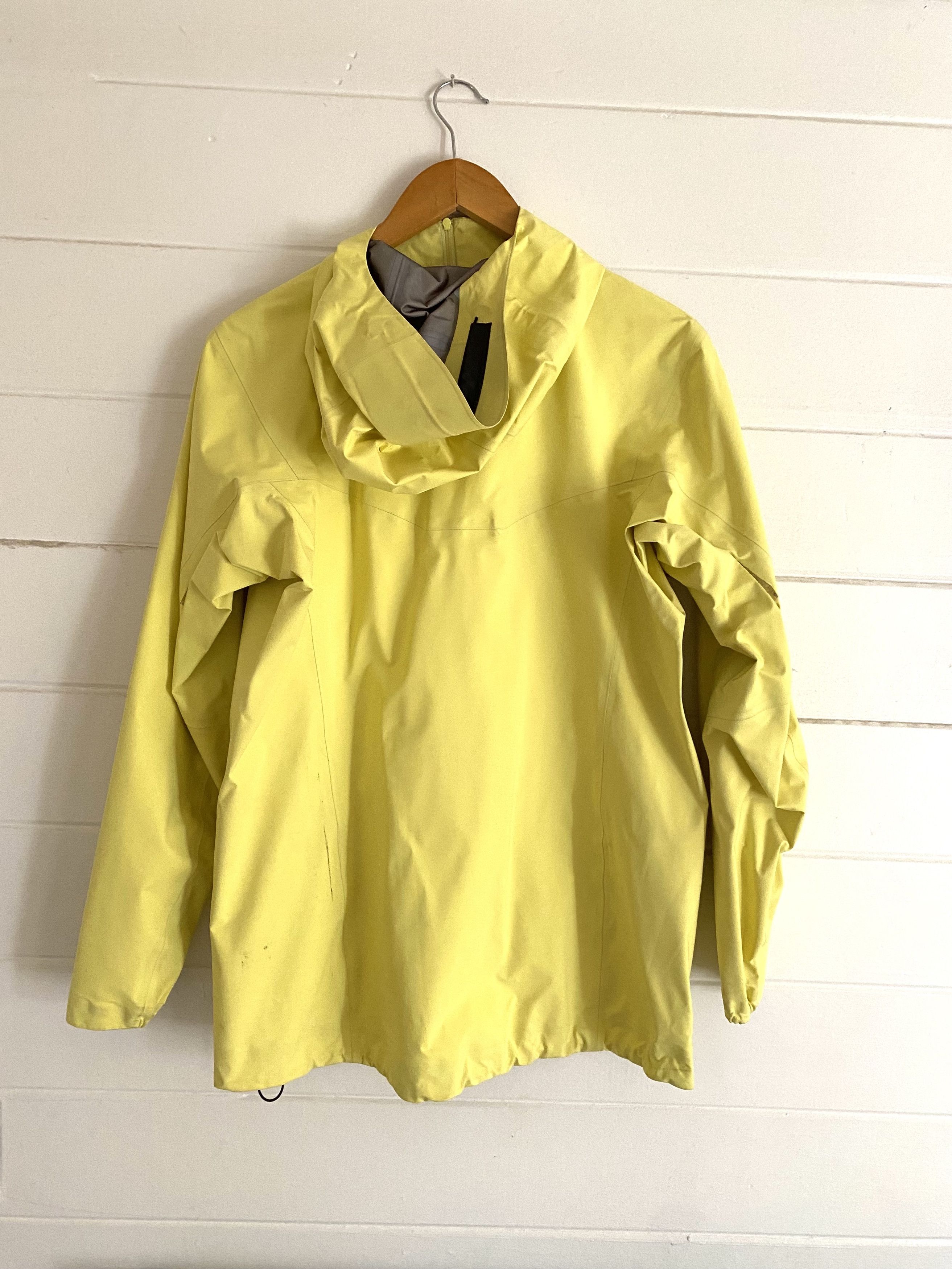 Arc'Teryx Rain Jacket in Bright Yellow (Womens S/P)