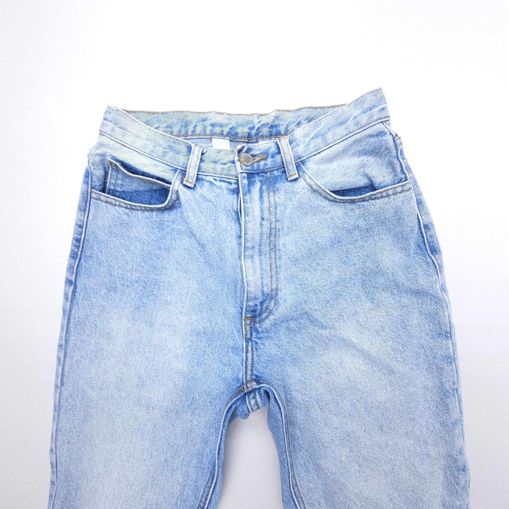 Brandy Melville Brandy Melville John J. Galt High Rise Light Wash Slim Jeans Medium (26 x 28") Jeans Women Slim 5-Pocket Denim Blue City 90s? Size 32" / US 10 / IT 46 - 4 Thumbnail