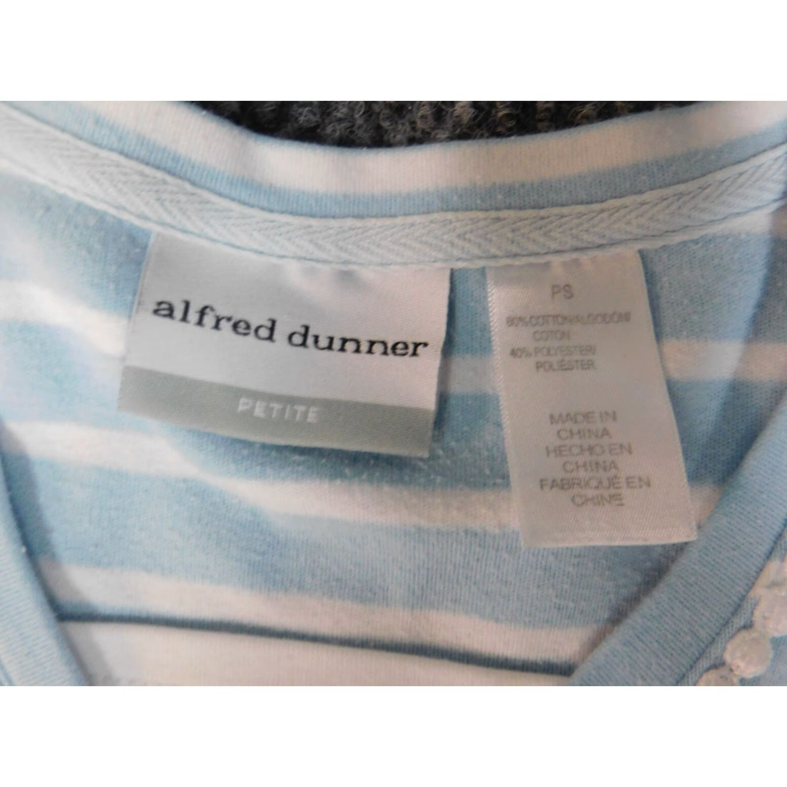 Vintage Alfred Dunner Blouse Shirt Petite PS Womens Blue Striped V-Neck Pullover Casual Short Sleeve Cotton Polyester Size S / US 4 / IT 40 - 6 Thumbnail