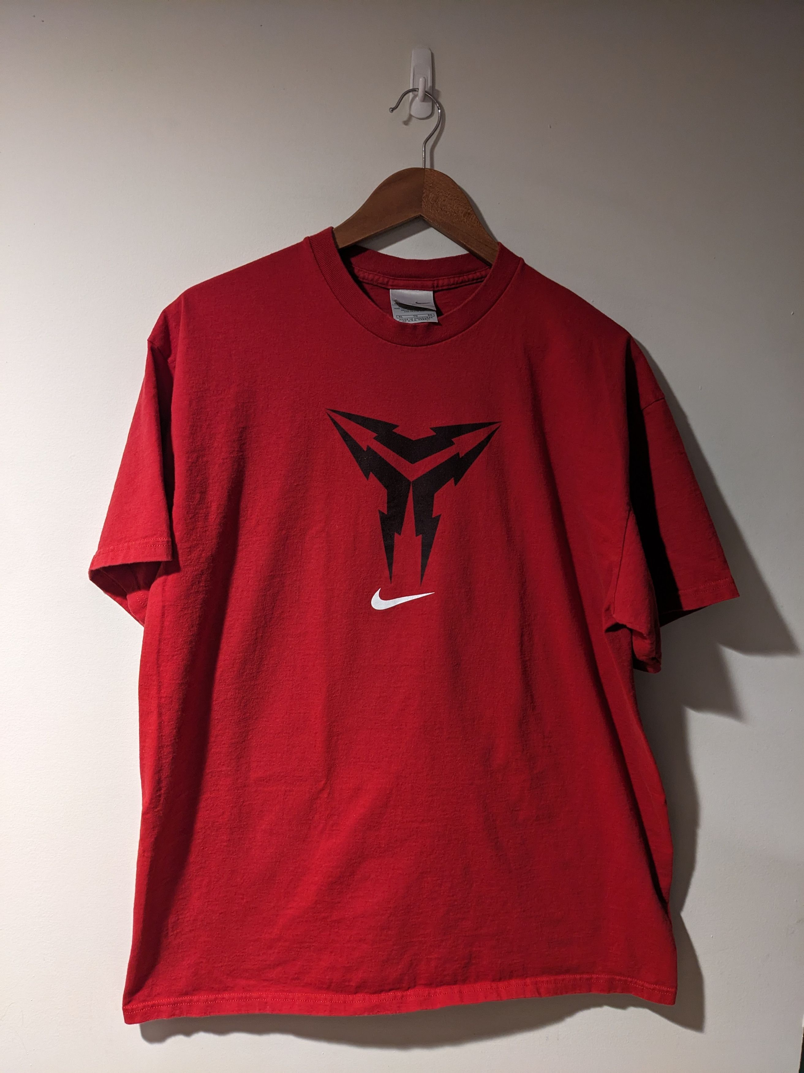 Nike × Vintage Vintage Y2K Kobe Nike Center Swoosh Red X-Large T-Shirt Size US XL / EU 56 / 4 - 1 Thumbnail