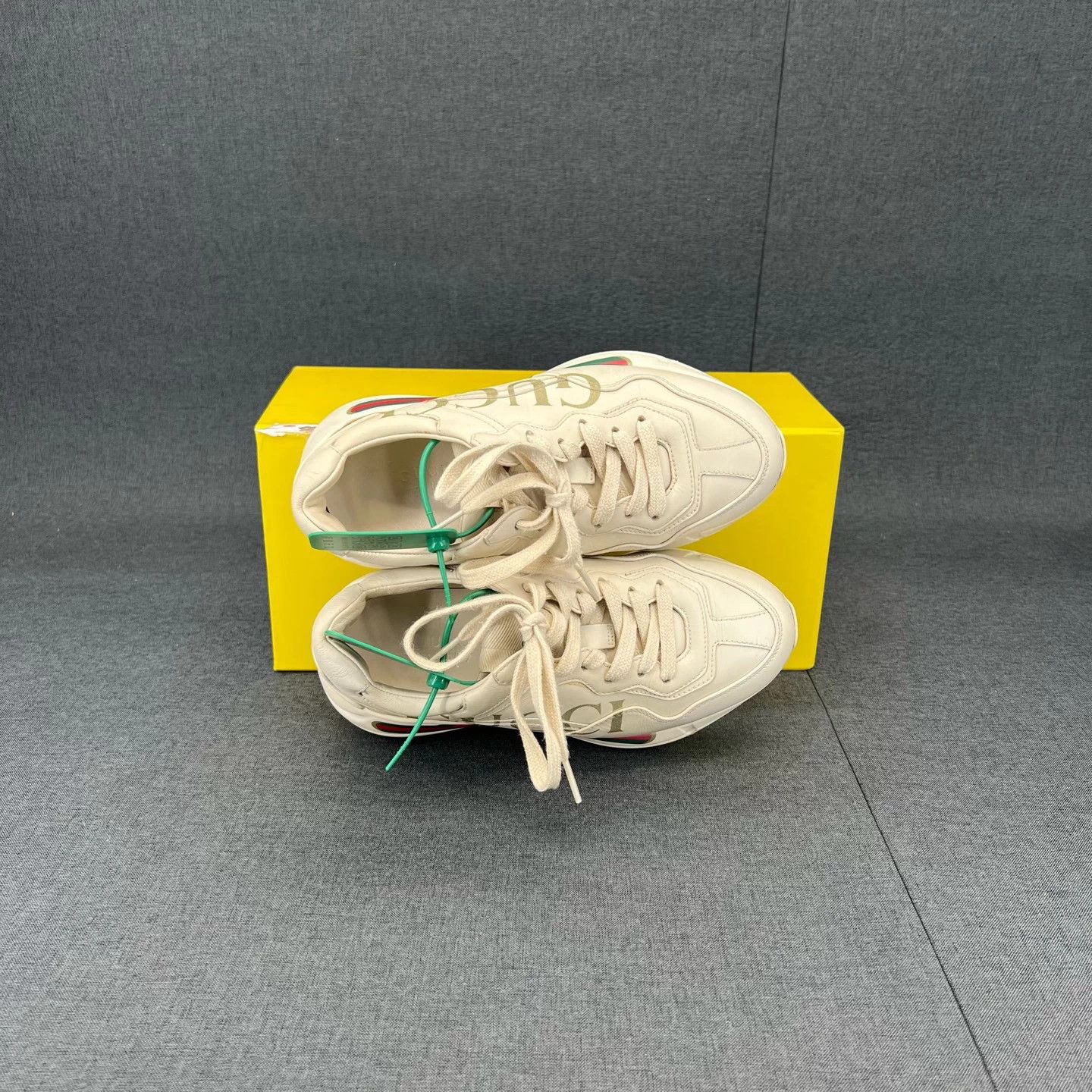 Gucci Gucci Rhyton Ivory Logo 34 like new Size US 4 / IT 34 - 8 Thumbnail